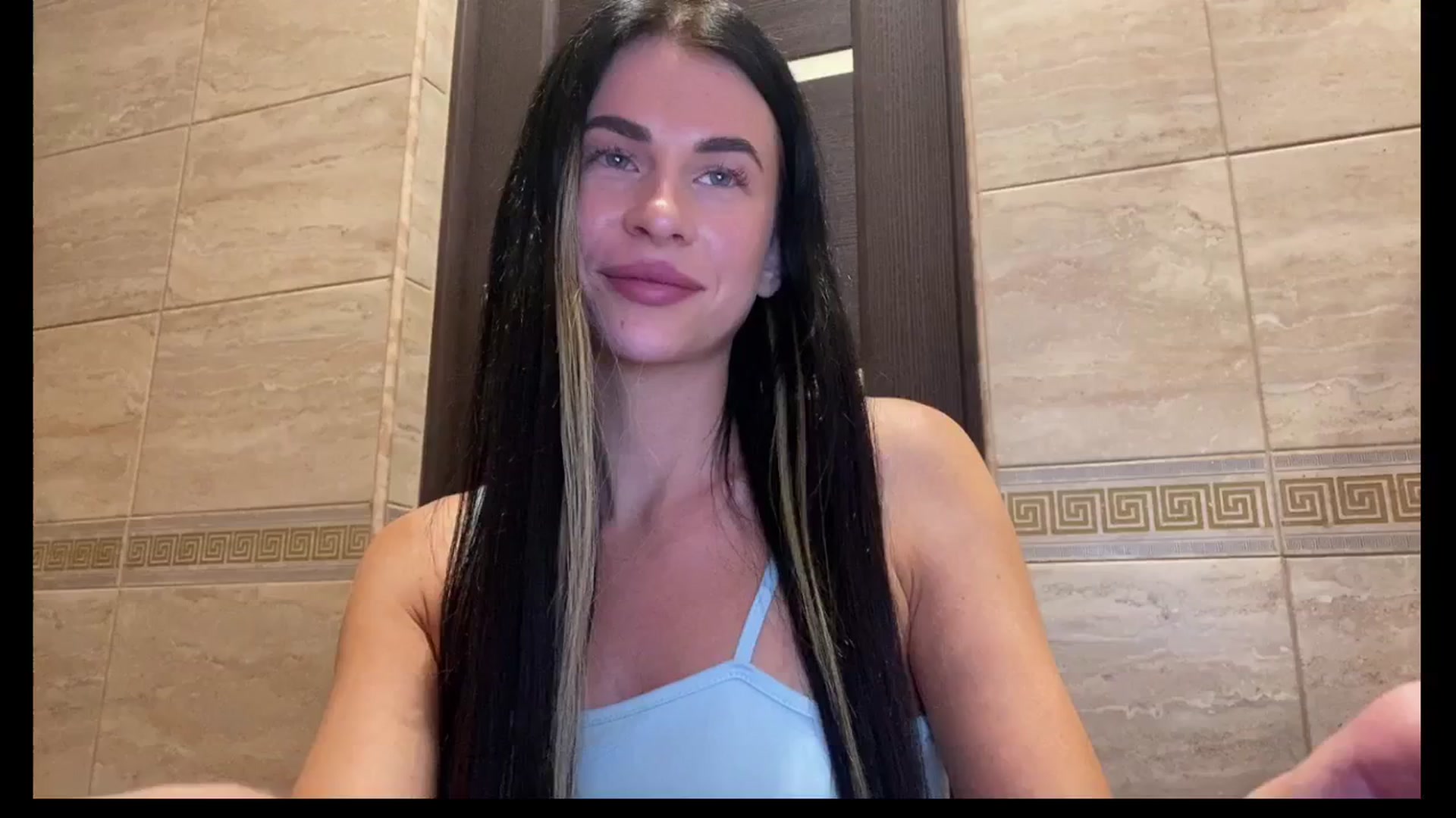 Gallery image thumbnail from Sweet_monic's myfreecams stream on, 04/13/2025, 20:55 image 1 of 20