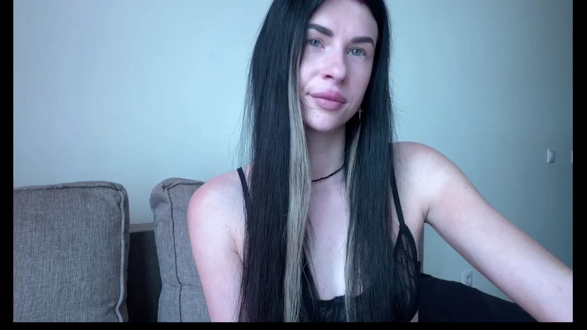 Gallery image thumbnail from Sweet_monic's myfreecams stream on, 04/25/2025, 08:01 image 12 of 20