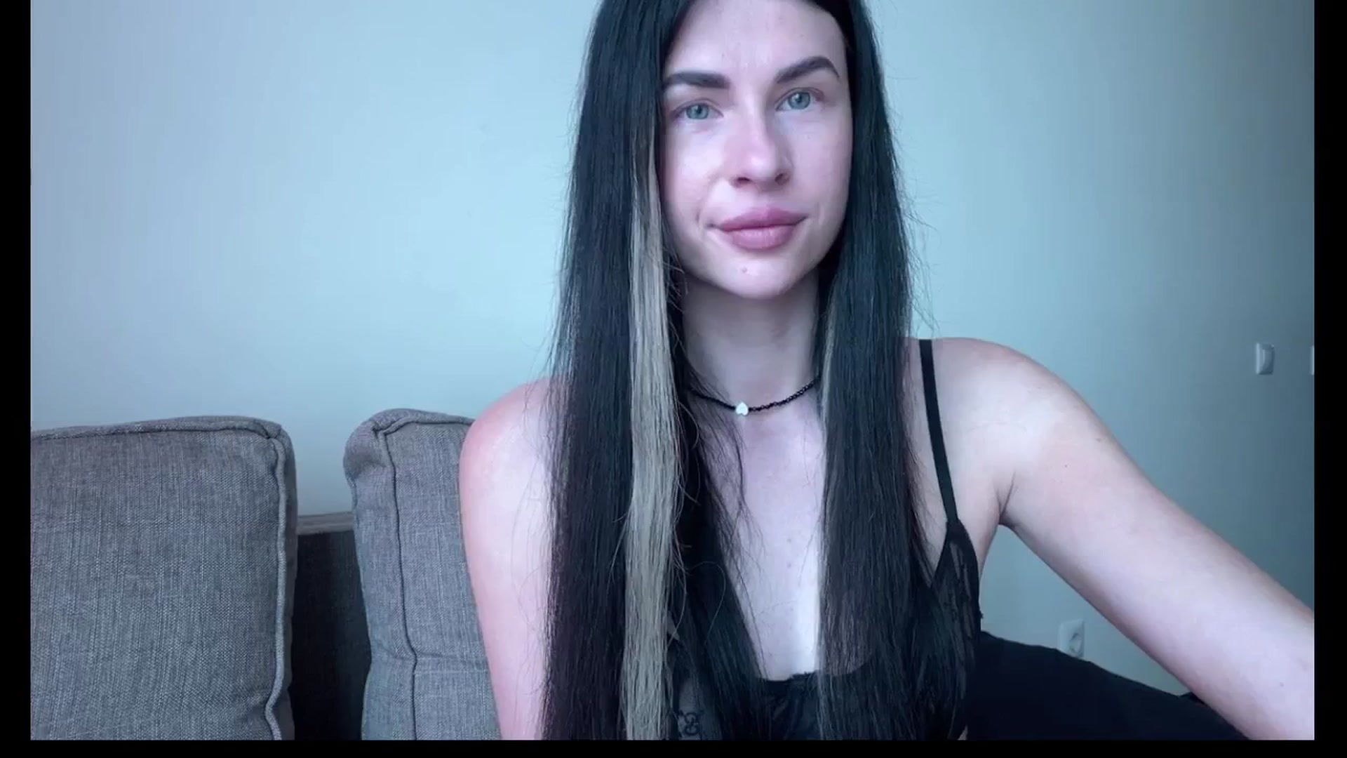 Gallery image thumbnail from Sweet_monic's myfreecams stream on, 04/25/2025, 08:01 image 11 of 20