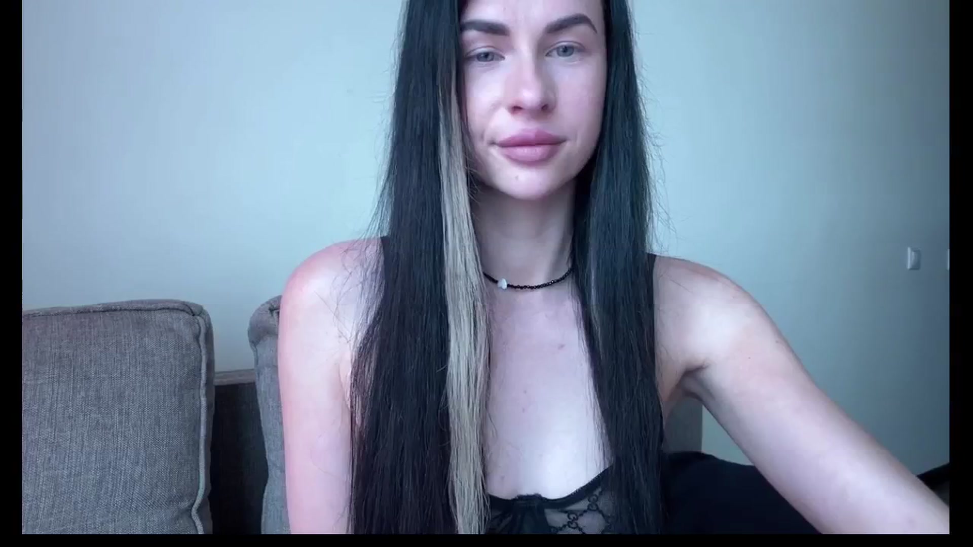 Gallery image thumbnail from Sweet_monic's myfreecams stream on, 04/25/2025, 08:01 image 16 of 20