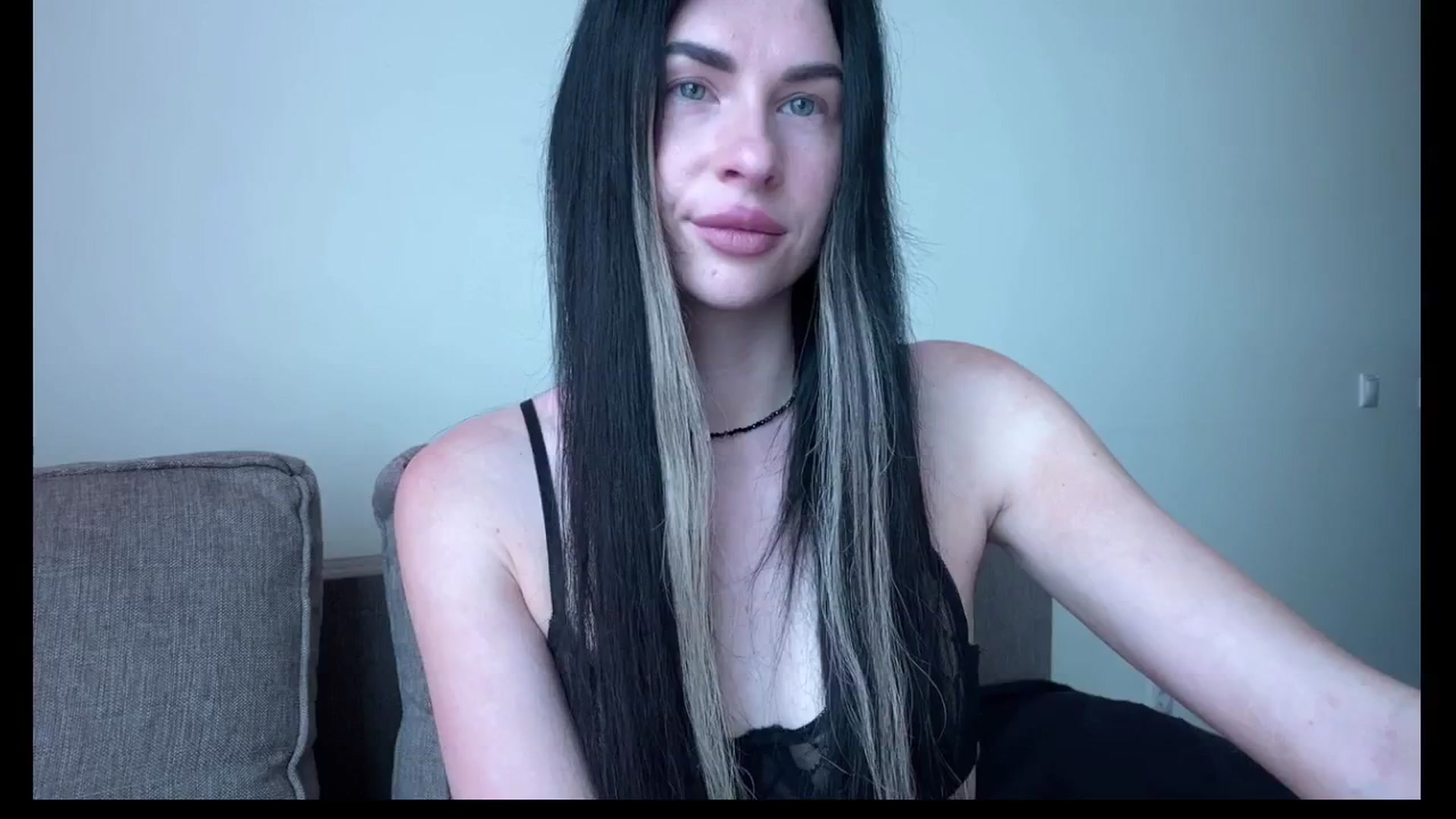 Gallery image thumbnail from Sweet_monic's myfreecams stream on, 04/25/2025, 08:01 image 4 of 20