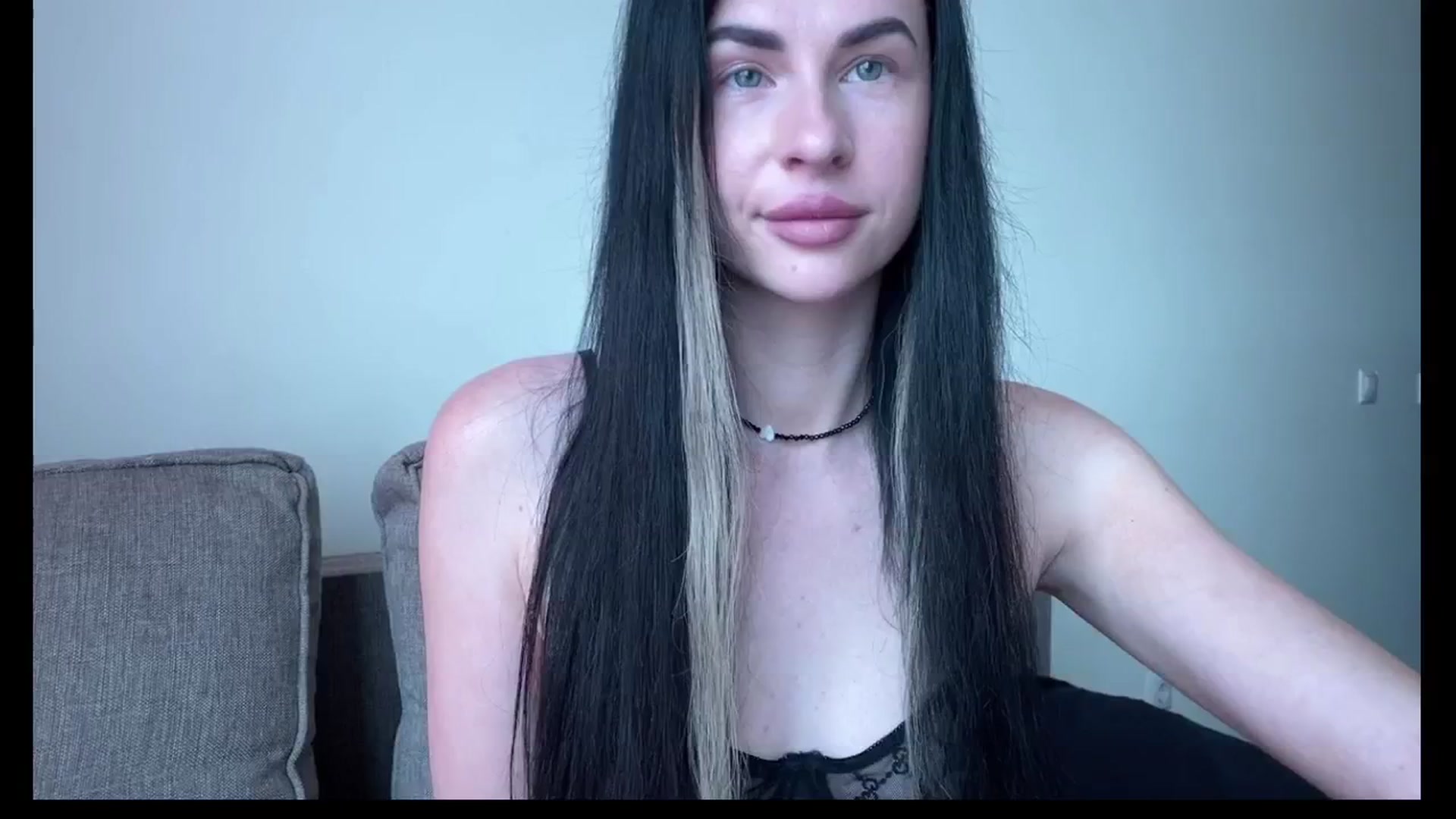 Gallery image thumbnail from Sweet_monic's myfreecams stream on, 04/25/2025, 08:01 image 14 of 20