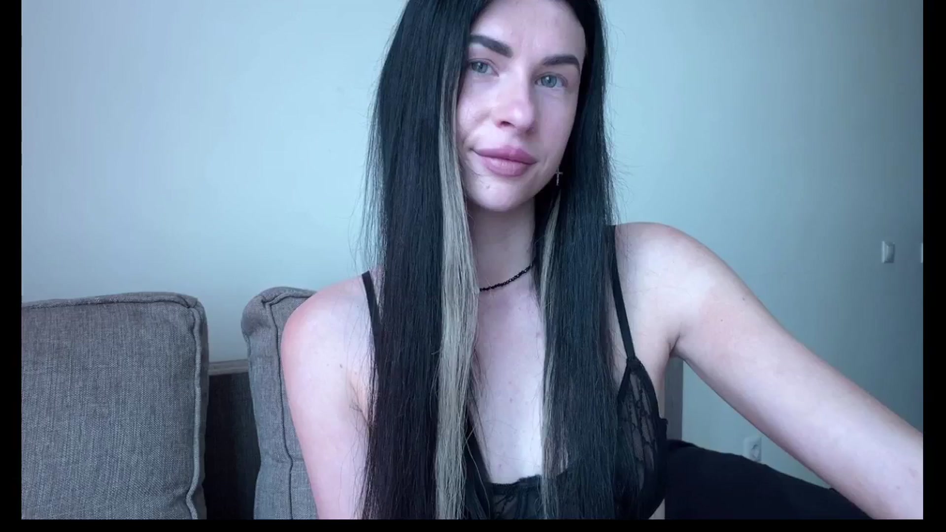 Gallery image thumbnail from Sweet_monic's myfreecams stream on, 04/25/2025, 08:01 image 10 of 20