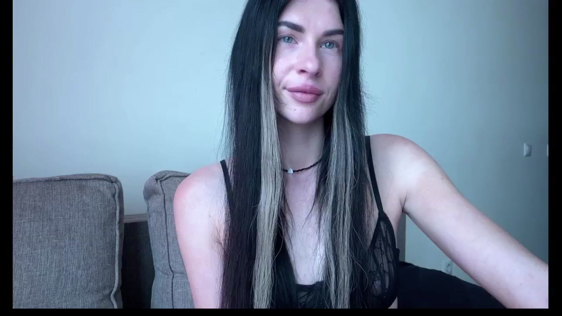 Gallery image thumbnail from Sweet_monic's myfreecams stream on, 04/25/2025, 08:01 image 9 of 20