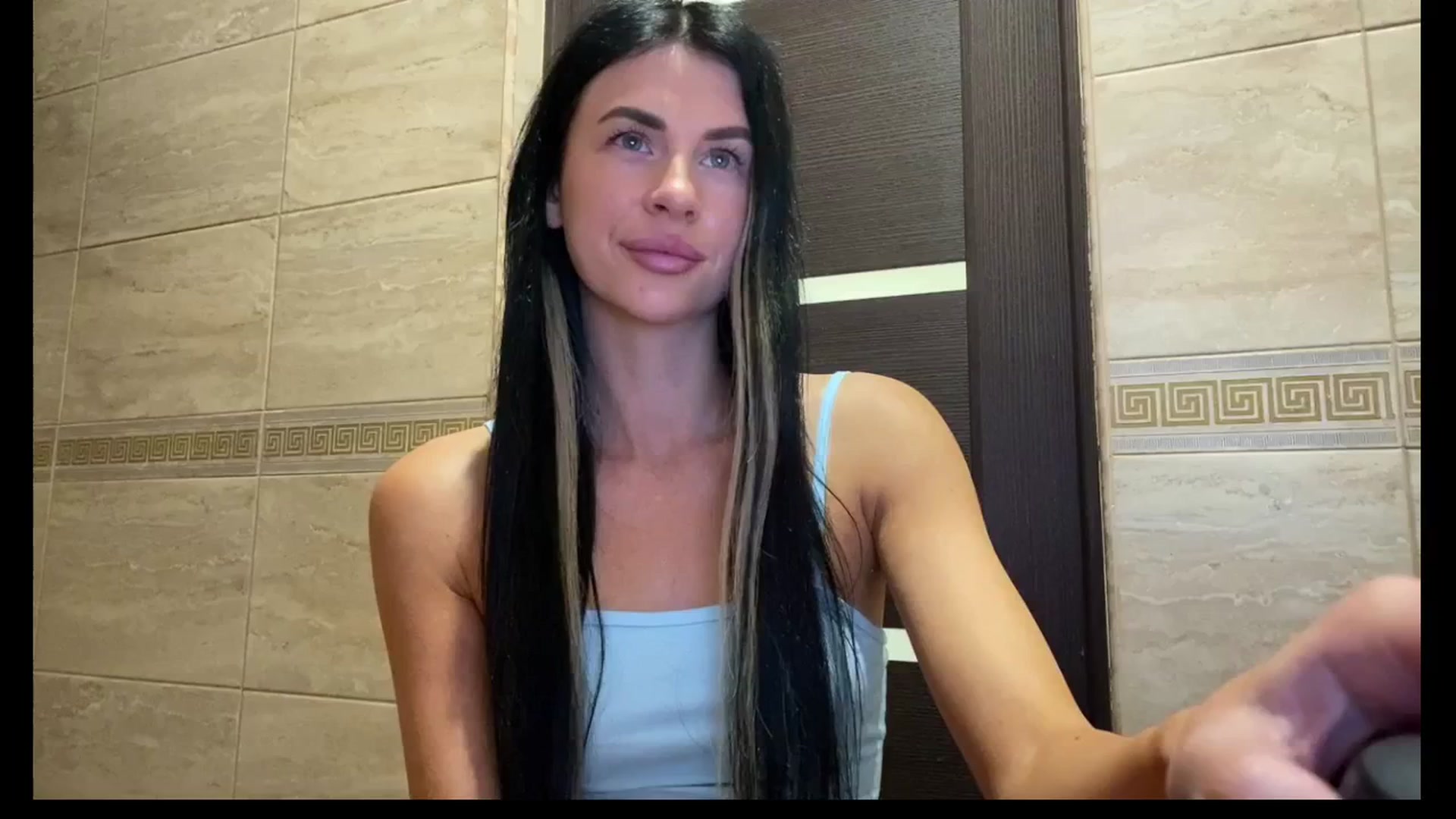 Gallery image thumbnail from Sweet_monic's myfreecams stream on, 04/26/2025, 15:48 image 9 of 20
