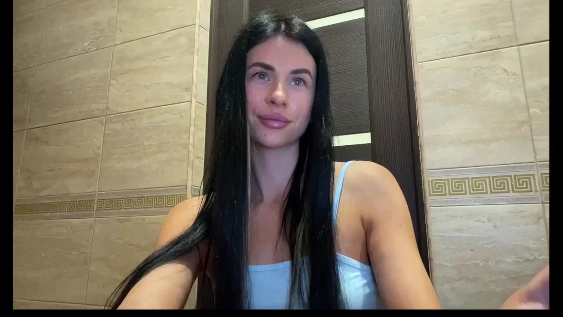 Gallery image thumbnail from Sweet_monic's myfreecams stream on, 04/26/2025, 16:35 image 17 of 20