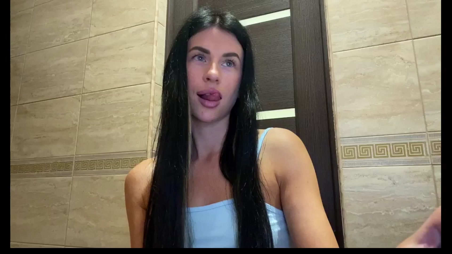 Gallery image thumbnail from Sweet_monic's myfreecams stream on, 04/26/2025, 16:35 image 12 of 20