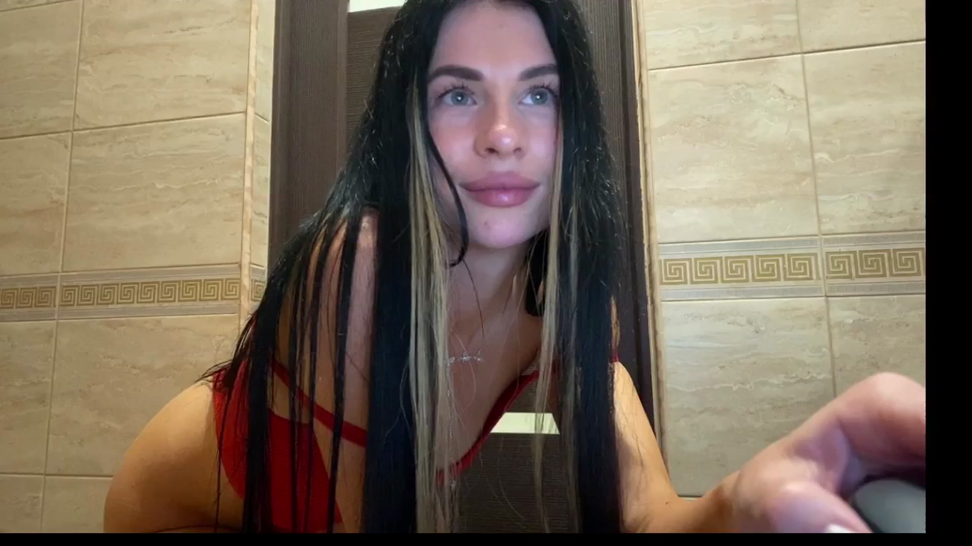 Gallery image thumbnail from Sweet_monic's myfreecams stream on, 04/29/2025, 21:43 image 14 of 20