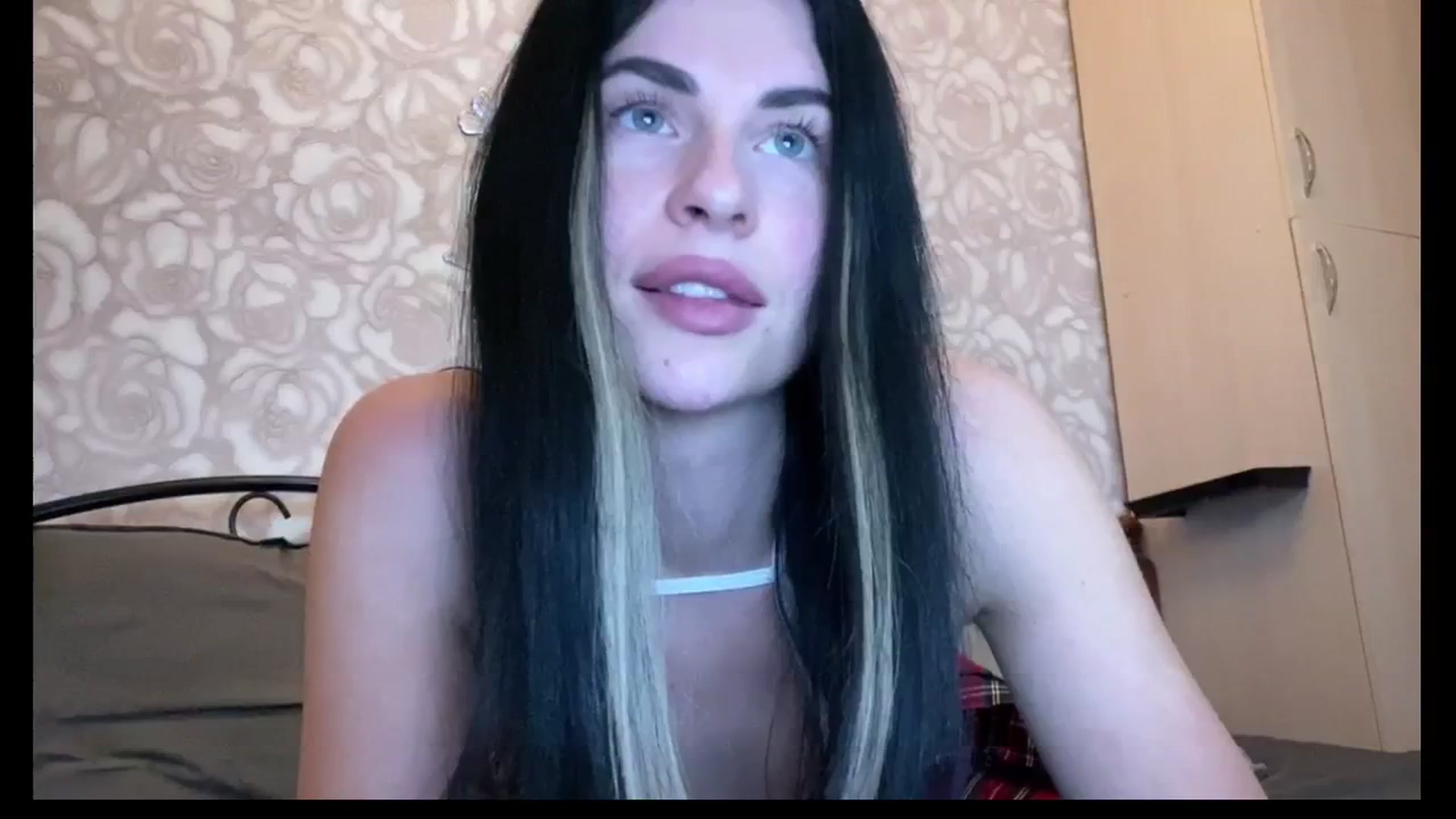 Gallery image thumbnail from Sweet_monic's myfreecams stream on, 05/10/2025, 20:37 image 14 of 20