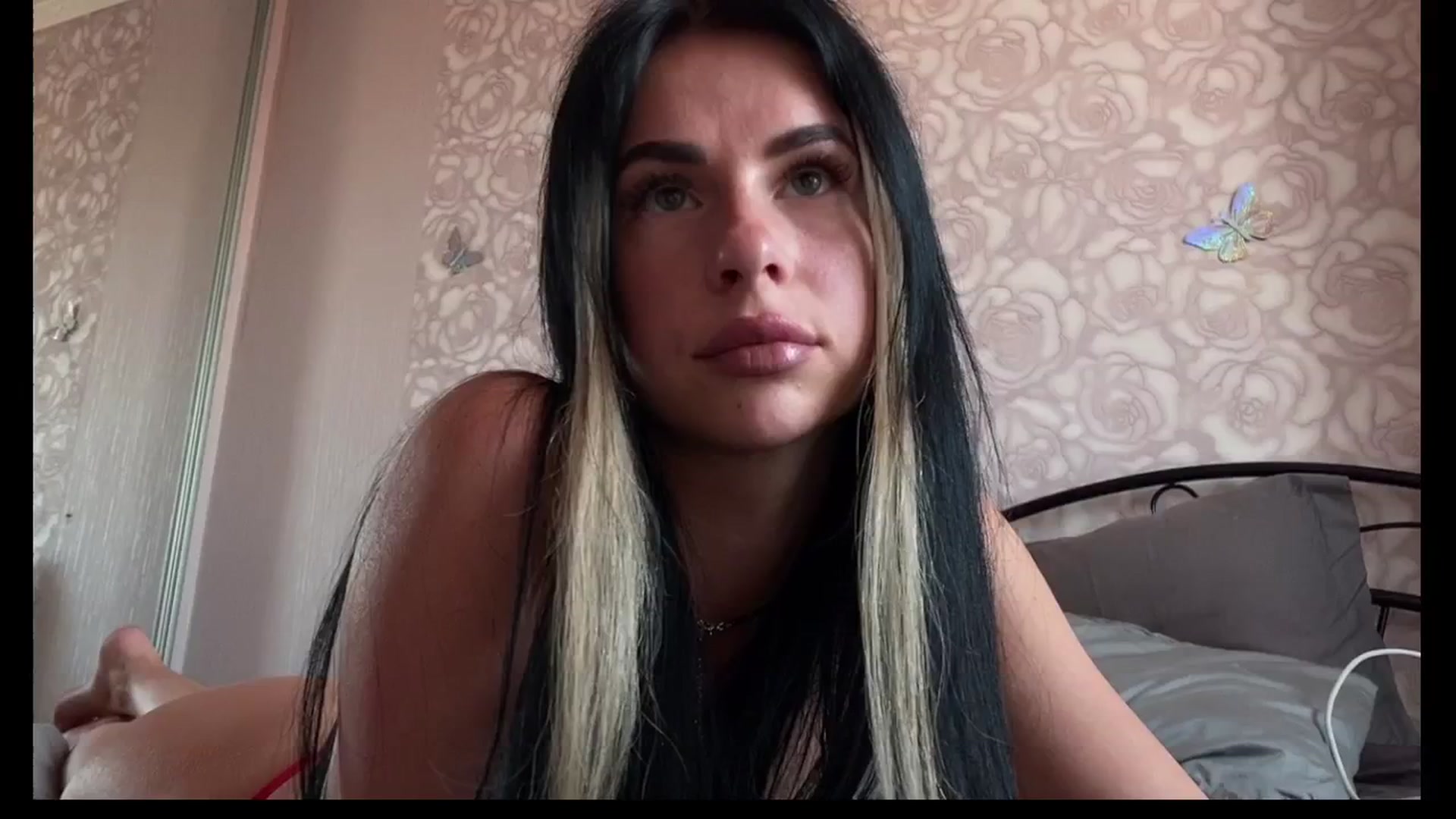 Gallery image thumbnail from Sweet_monic's myfreecams stream on, 05/31/2025, 16:48 image 1 of 20