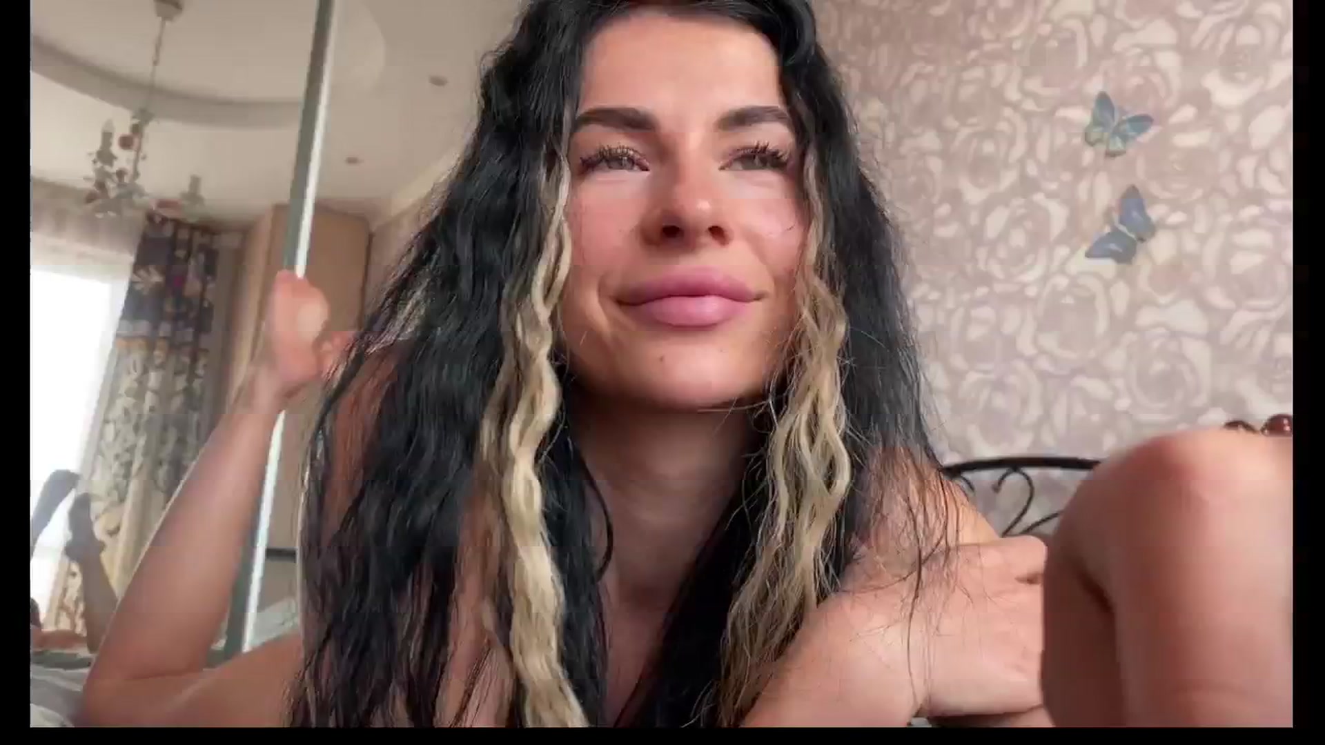 Gallery image thumbnail from Sweet_monic's myfreecams stream on, 06/05/2025, 08:12 image 2 of 20