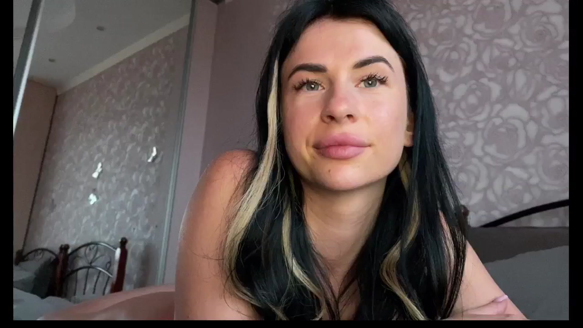 Gallery image thumbnail from Sweet_monic's myfreecams stream on, 06/07/2025, 17:13 image 2 of 20