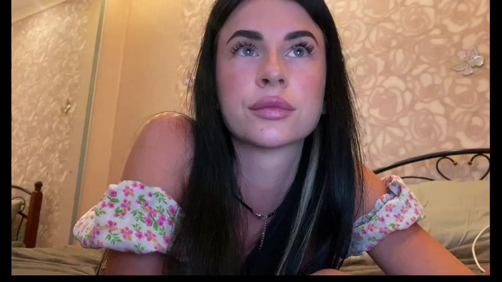 Gallery image thumbnail from Sweet_monic's myfreecams stream on, 06/13/2025, 18:24 image 19 of 20