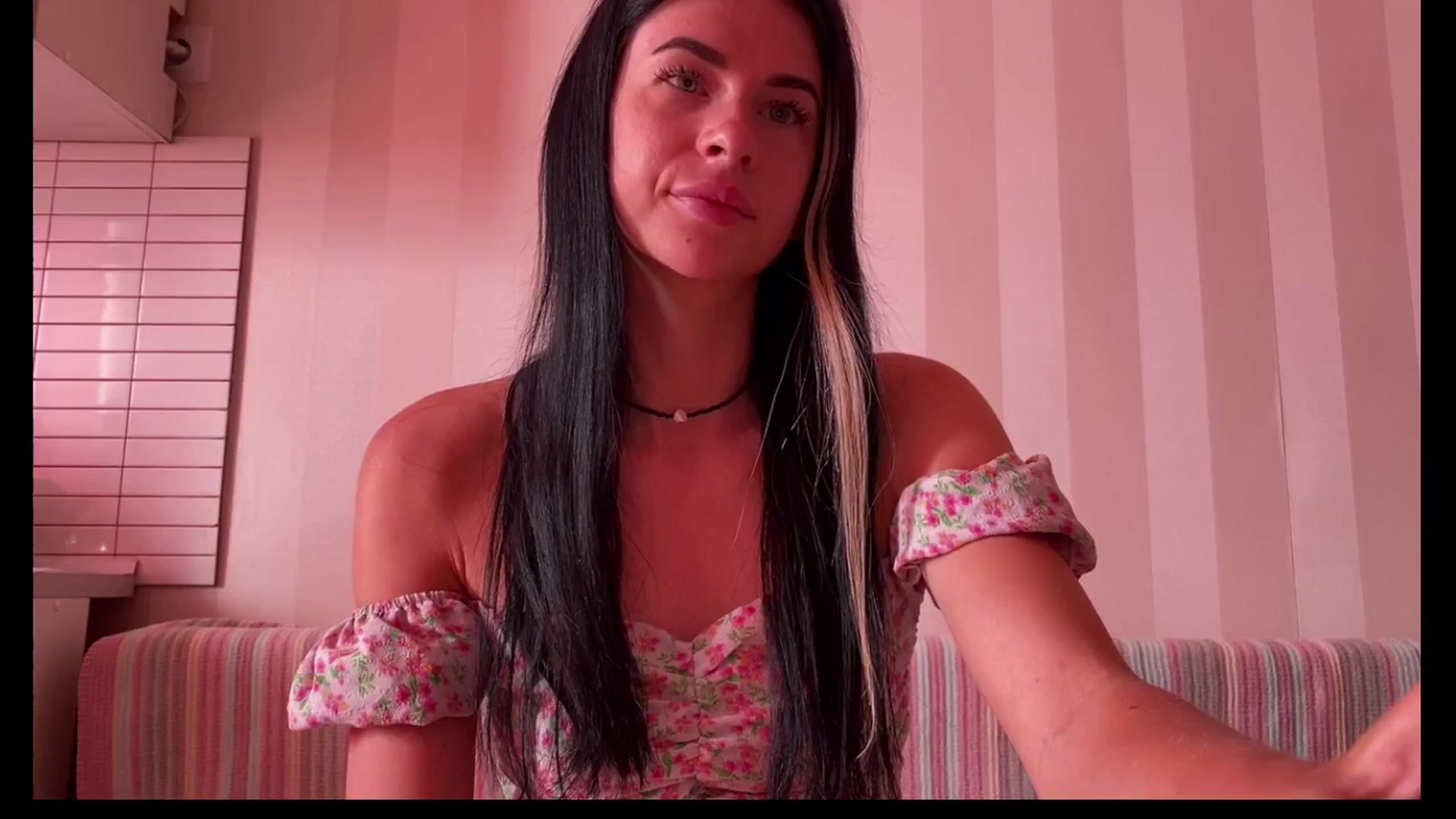 Gallery image thumbnail from Sweet_monic's myfreecams stream on, 06/15/2025, 07:59 image 20 of 20
