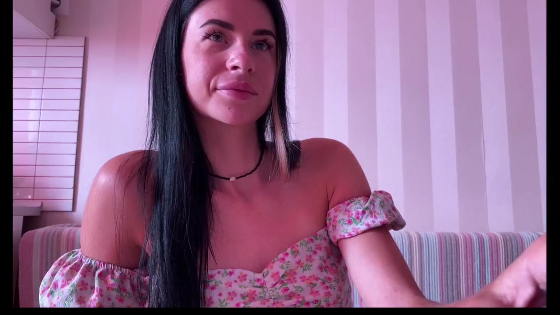 Gallery image thumbnail from Sweet_monic's myfreecams stream on, 06/15/2025, 07:59 image 7 of 20