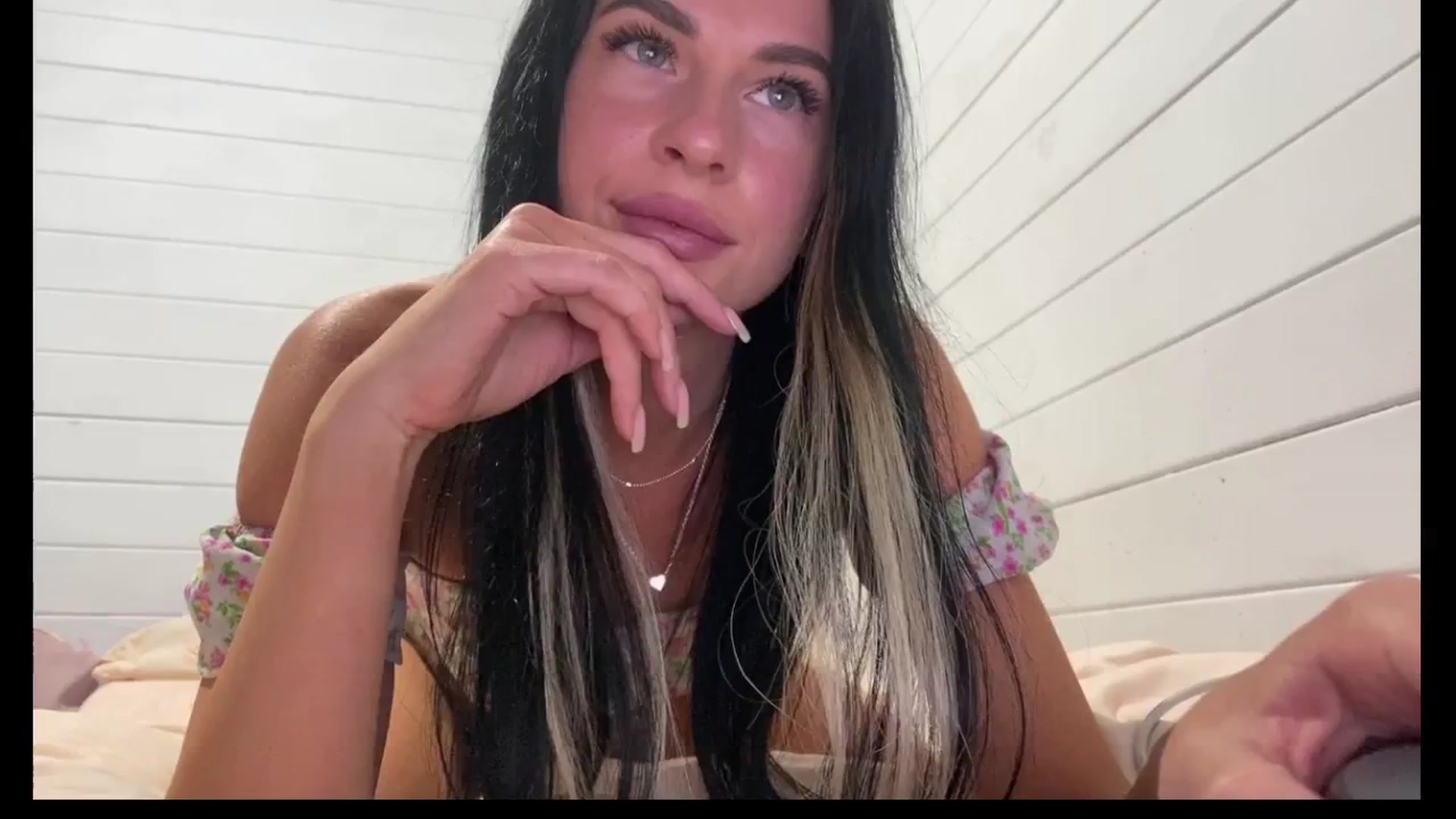 Gallery image thumbnail from Sweet_monic's myfreecams stream on, 07/13/2025, 17:18 image 17 of 20
