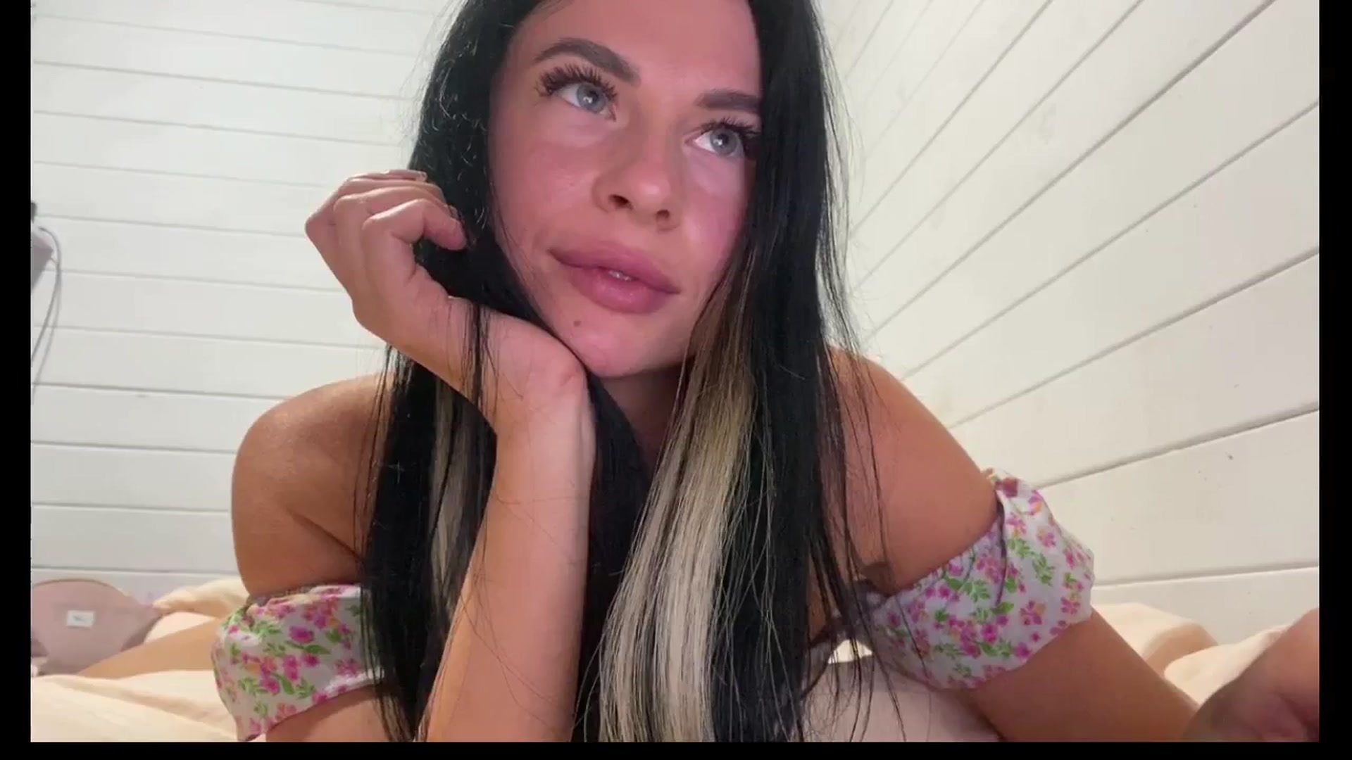 Gallery image thumbnail from Sweet_monic's myfreecams stream on, 07/13/2025, 18:26 image 20 of 20