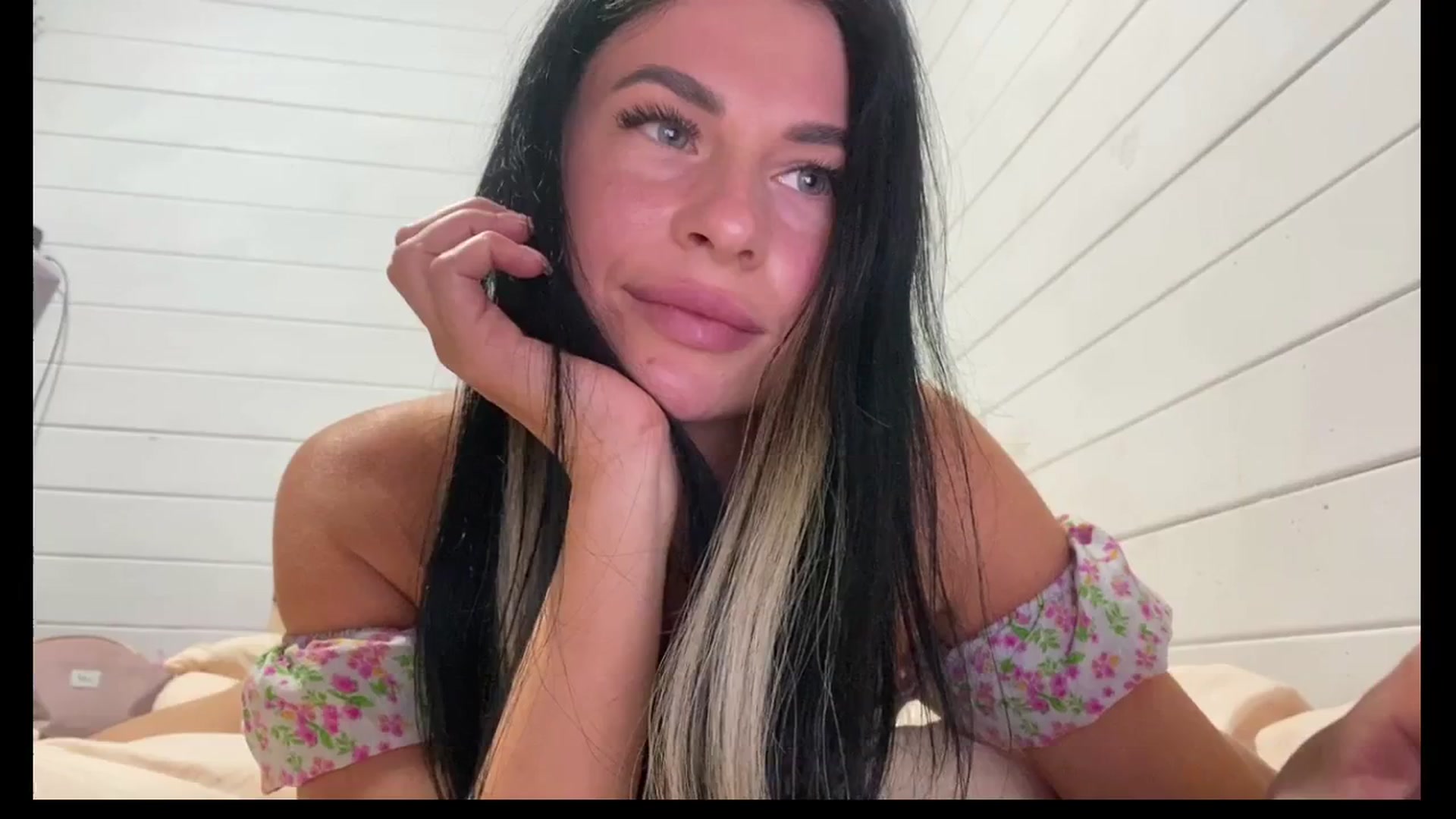 Gallery image thumbnail from Sweet_monic's myfreecams stream on, 07/13/2025, 18:26 image 19 of 20