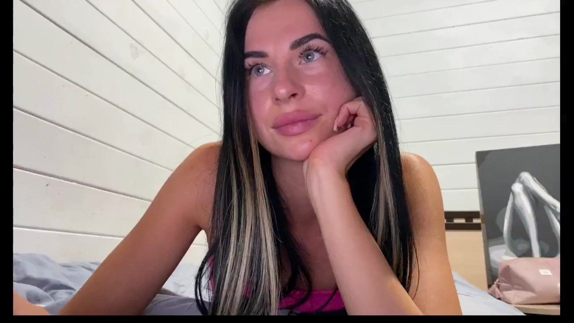 Gallery image thumbnail from Sweet_monic's myfreecams stream on, 08/04/2025, 01:15 image 11 of 20