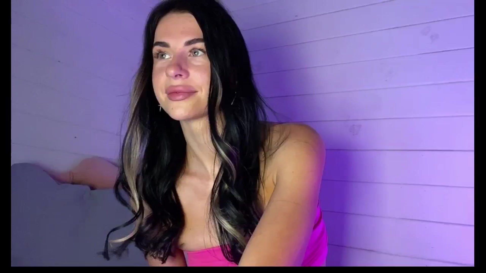 Gallery image thumbnail from Sweet_monic's myfreecams stream on, 08/18/2025, 17:14 image 7 of 20
