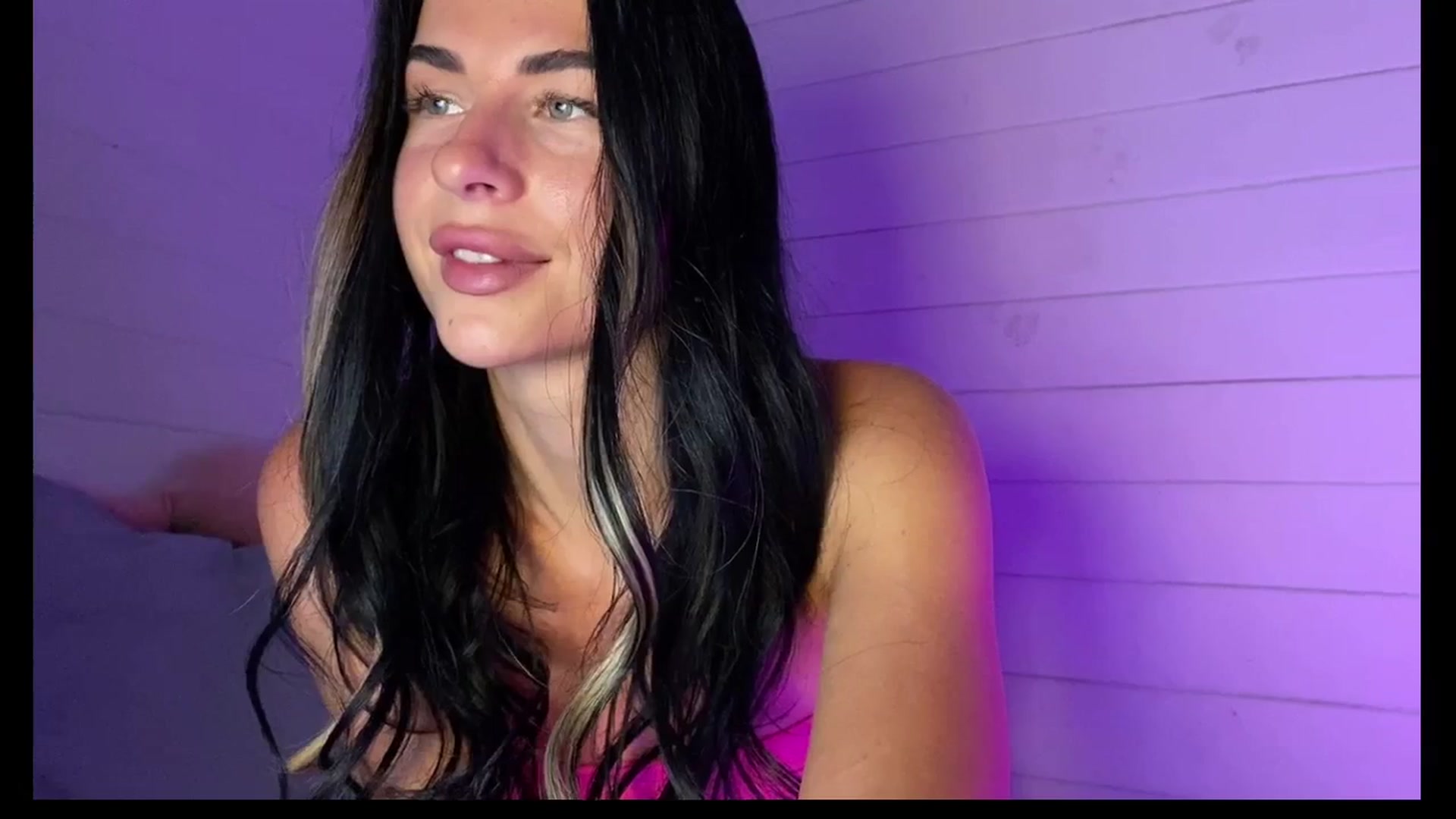 Gallery image thumbnail from Sweet_monic's myfreecams stream on, 08/18/2025, 18:33 image 3 of 20