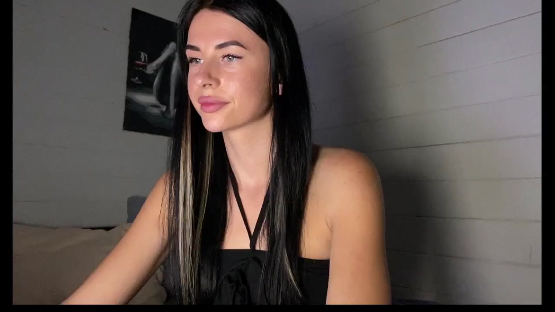 Gallery image thumbnail from Sweet_monic's myfreecams stream on, 08/29/2025, 15:32 image 11 of 20