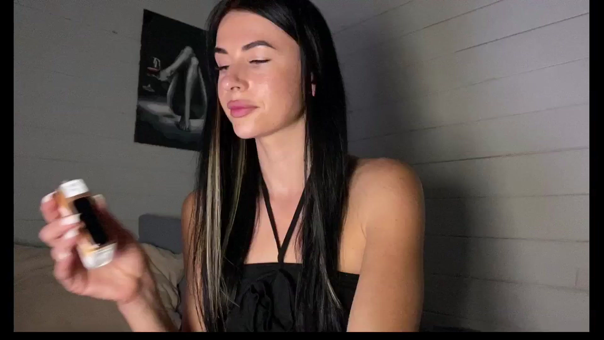 Gallery image thumbnail from Sweet_monic's myfreecams stream on, 08/29/2025, 15:32 image 6 of 20