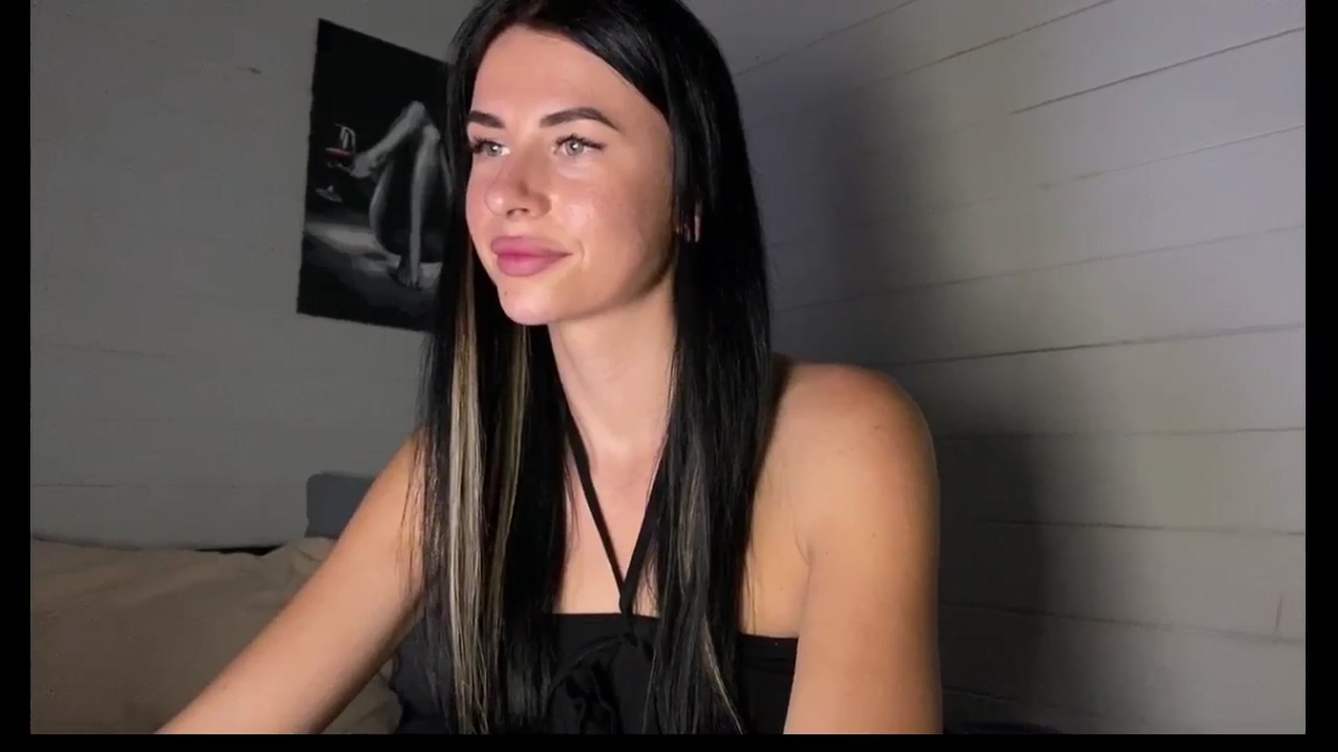 Gallery image thumbnail from Sweet_monic's myfreecams stream on, 08/29/2025, 15:32 image 15 of 20