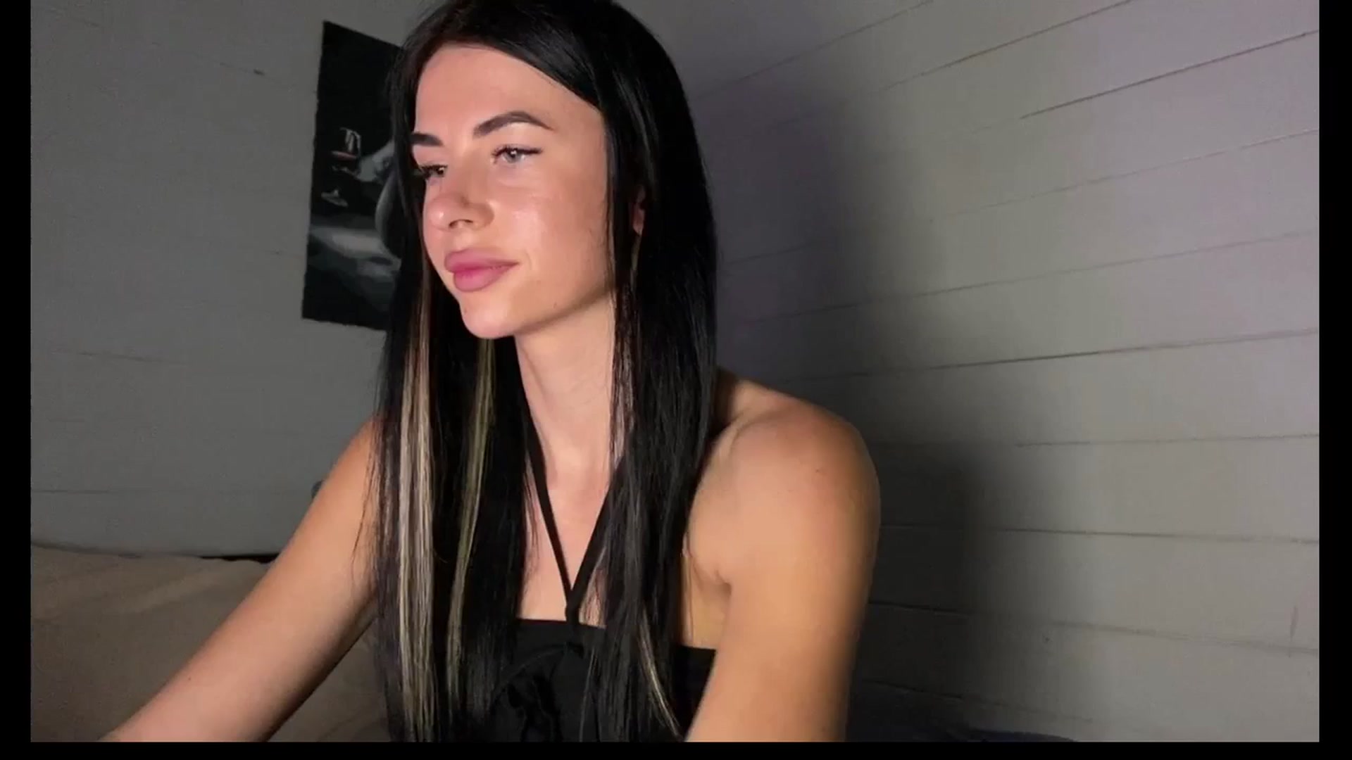Gallery image thumbnail from Sweet_monic's myfreecams stream on, 08/29/2025, 15:32 image 20 of 20