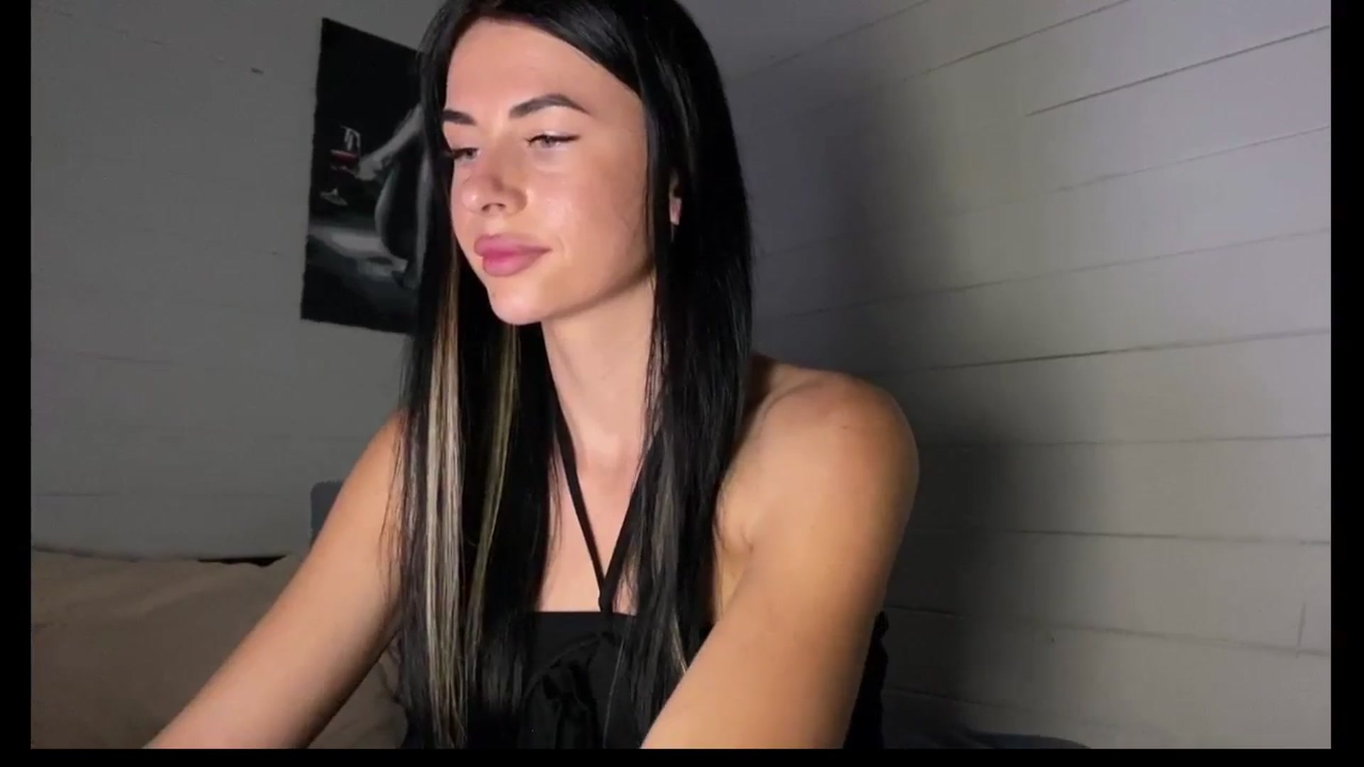 Gallery image thumbnail from Sweet_monic's myfreecams stream on, 08/29/2025, 15:32 image 10 of 20