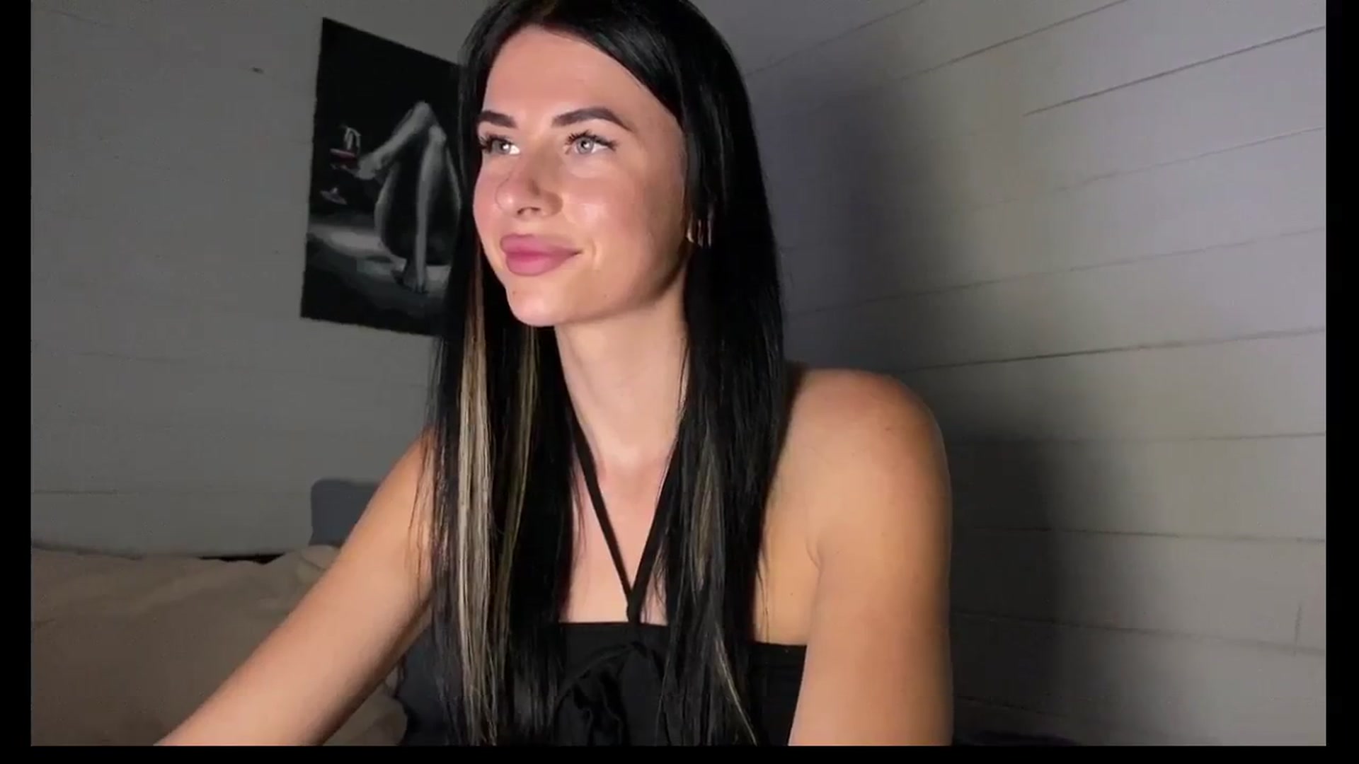 Gallery image thumbnail from Sweet_monic's myfreecams stream on, 08/29/2025, 15:32 image 14 of 20