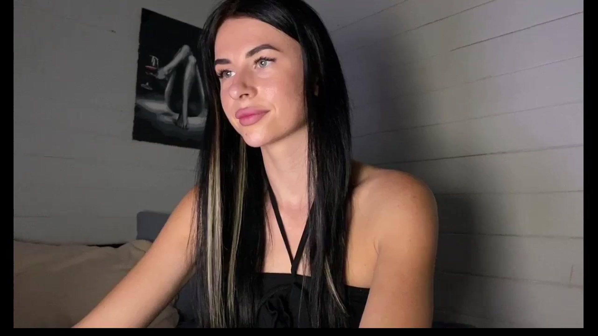 Gallery image thumbnail from Sweet_monic's myfreecams stream on, 08/29/2025, 15:32 image 16 of 20