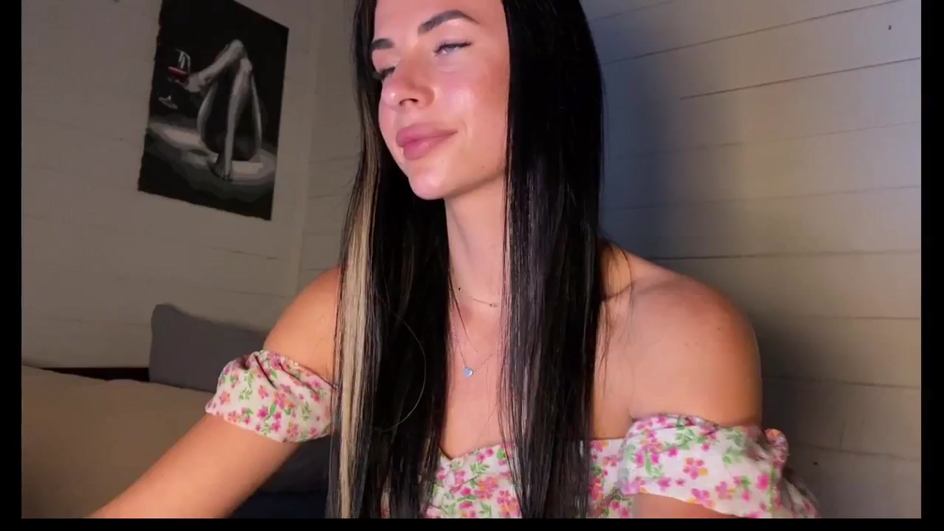 Gallery image thumbnail from Sweet_monic's myfreecams stream on, 08/30/2025, 18:49 image 9 of 20