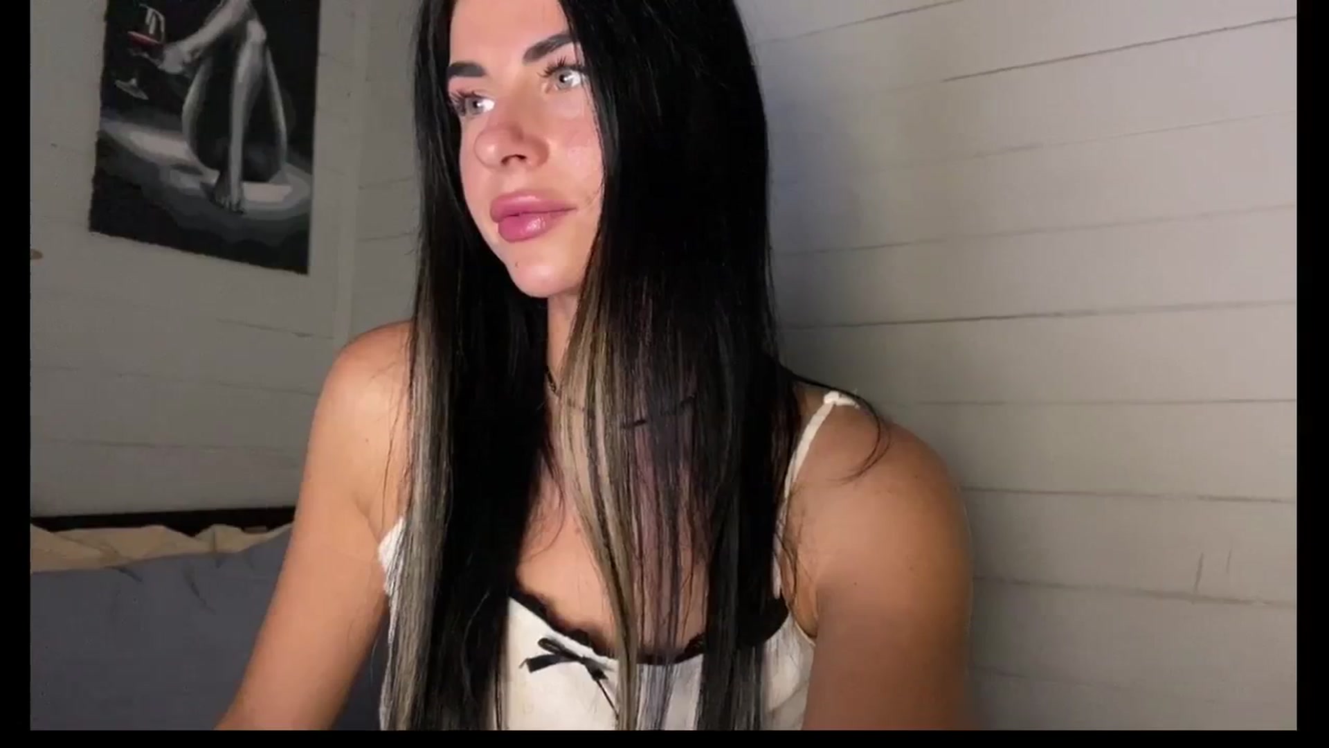 Gallery image thumbnail from Sweet_monic's myfreecams stream on, 09/14/2025, 16:20 image 10 of 20