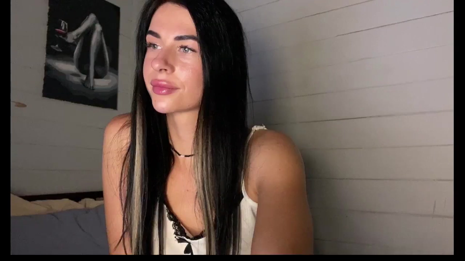 Gallery image thumbnail from Sweet_monic's myfreecams stream on, 09/14/2025, 16:20 image 16 of 20
