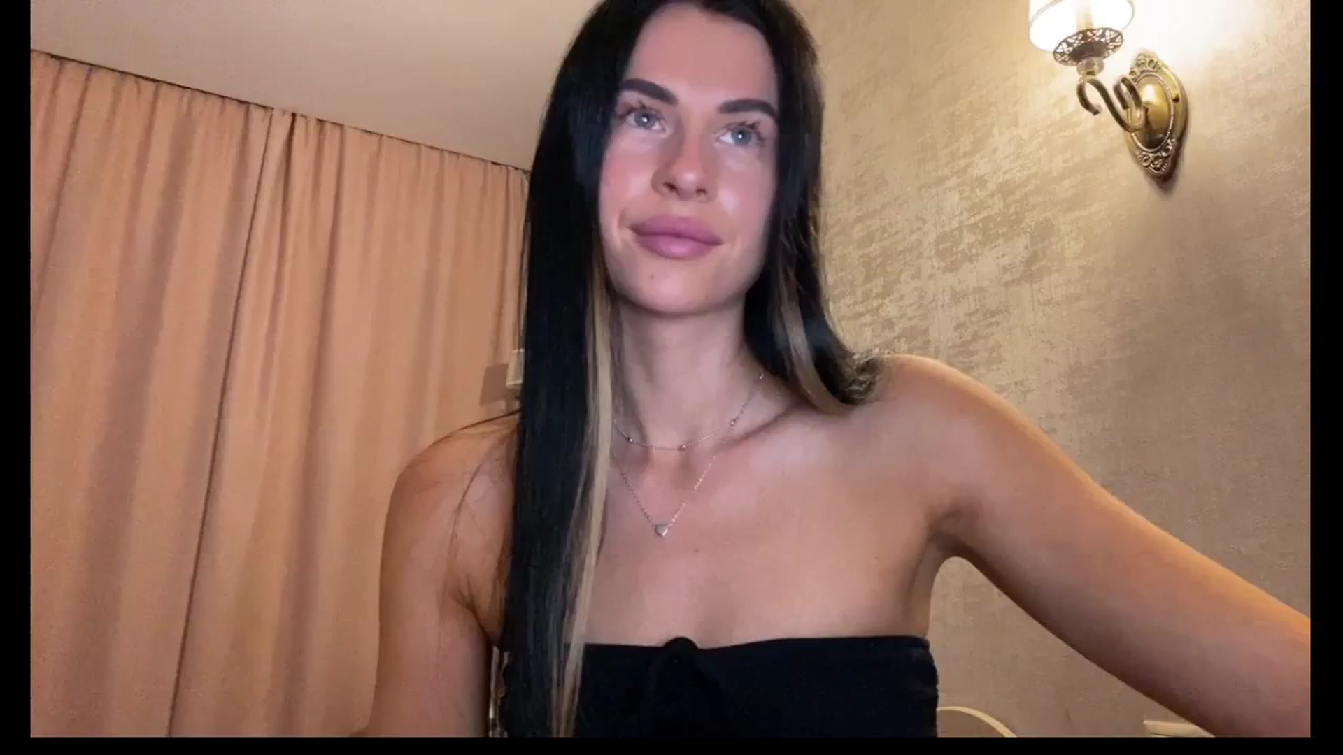 Gallery image thumbnail from Sweet_monic's myfreecams stream on, 11/16/2025, 17:43 image 6 of 20