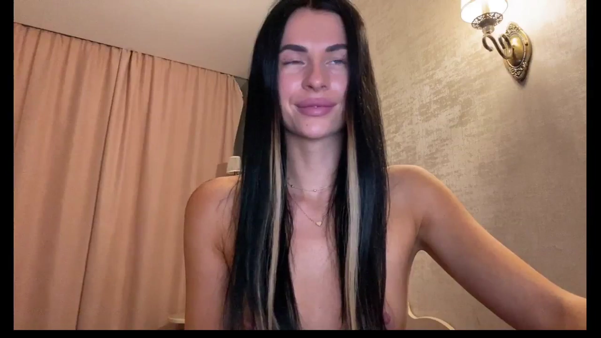 Gallery image thumbnail from Sweet_monic's myfreecams stream on, 11/16/2025, 17:43 image 16 of 20
