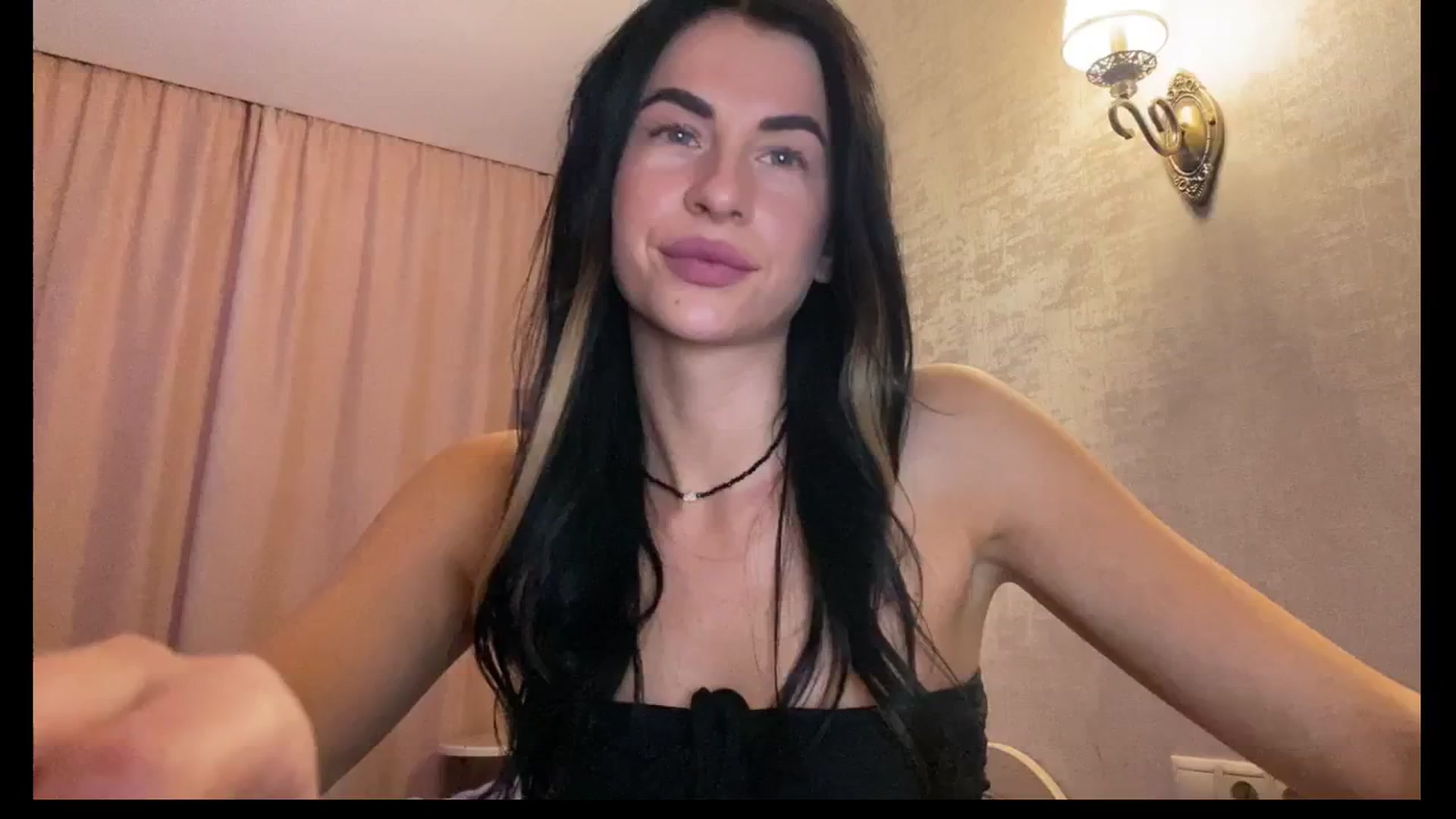 Gallery image thumbnail from Sweet_monic's myfreecams stream on, 11/20/2025, 18:37 image 13 of 20
