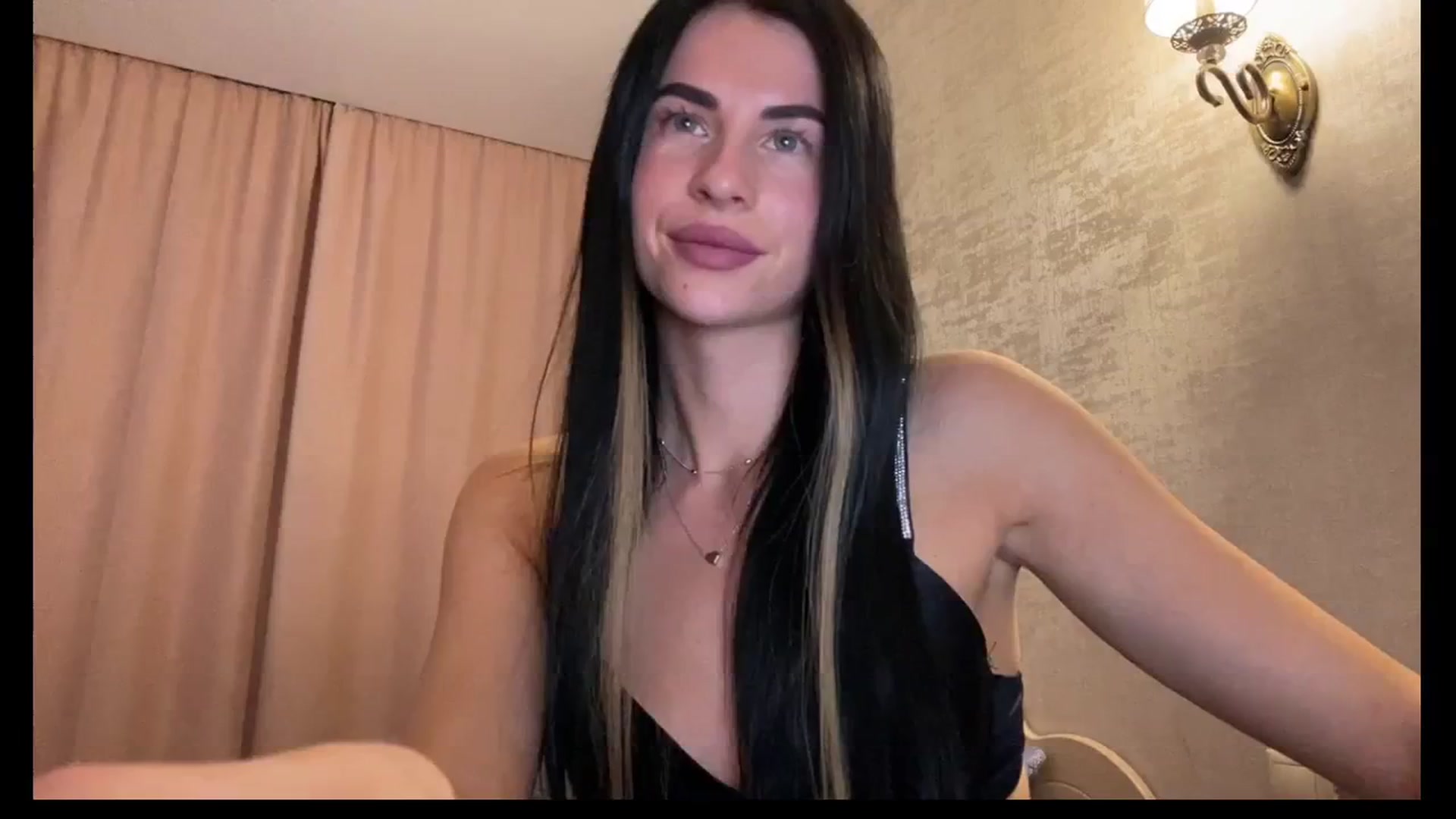 Gallery image thumbnail from Sweet_monic's myfreecams stream on, 11/21/2025, 22:15 image 2 of 20