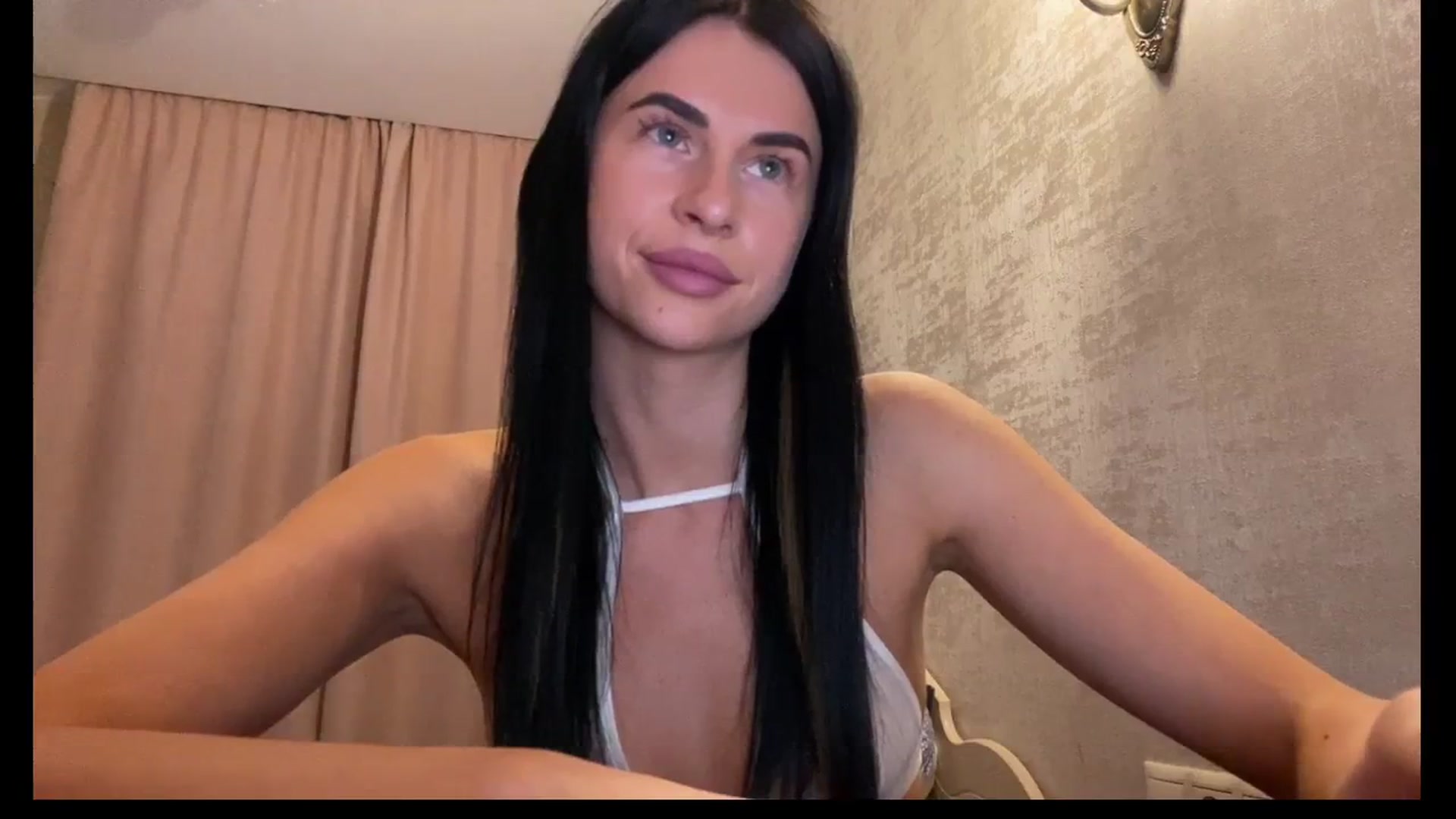 Gallery image thumbnail from Sweet_monic's myfreecams stream on, 11/23/2025, 20:13 image 18 of 20
