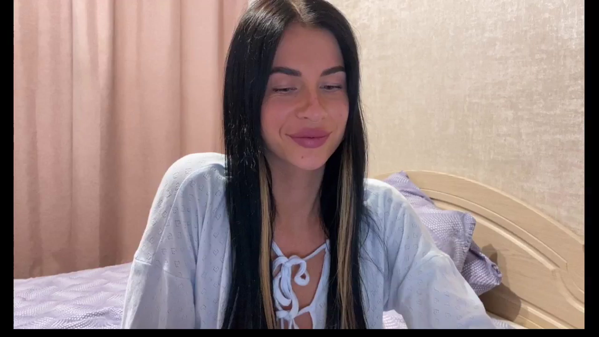 Gallery image thumbnail from Sweet_monic's myfreecams stream on, 11/30/2025, 03:07 image 13 of 20