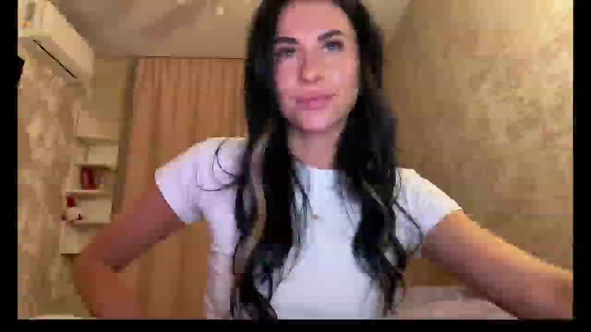Gallery image thumbnail from Sweet_monic's myfreecams stream on, 12/07/2025, 17:56 image 15 of 20
