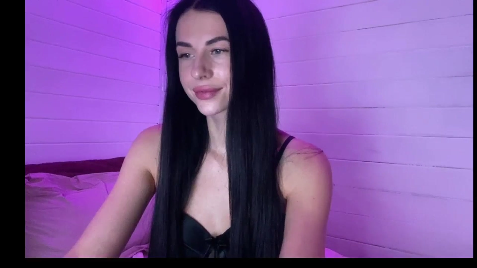 Gallery image thumbnail from Sweet_monic's myfreecams stream on, 04/13/2026, 12:32 image 14 of 20