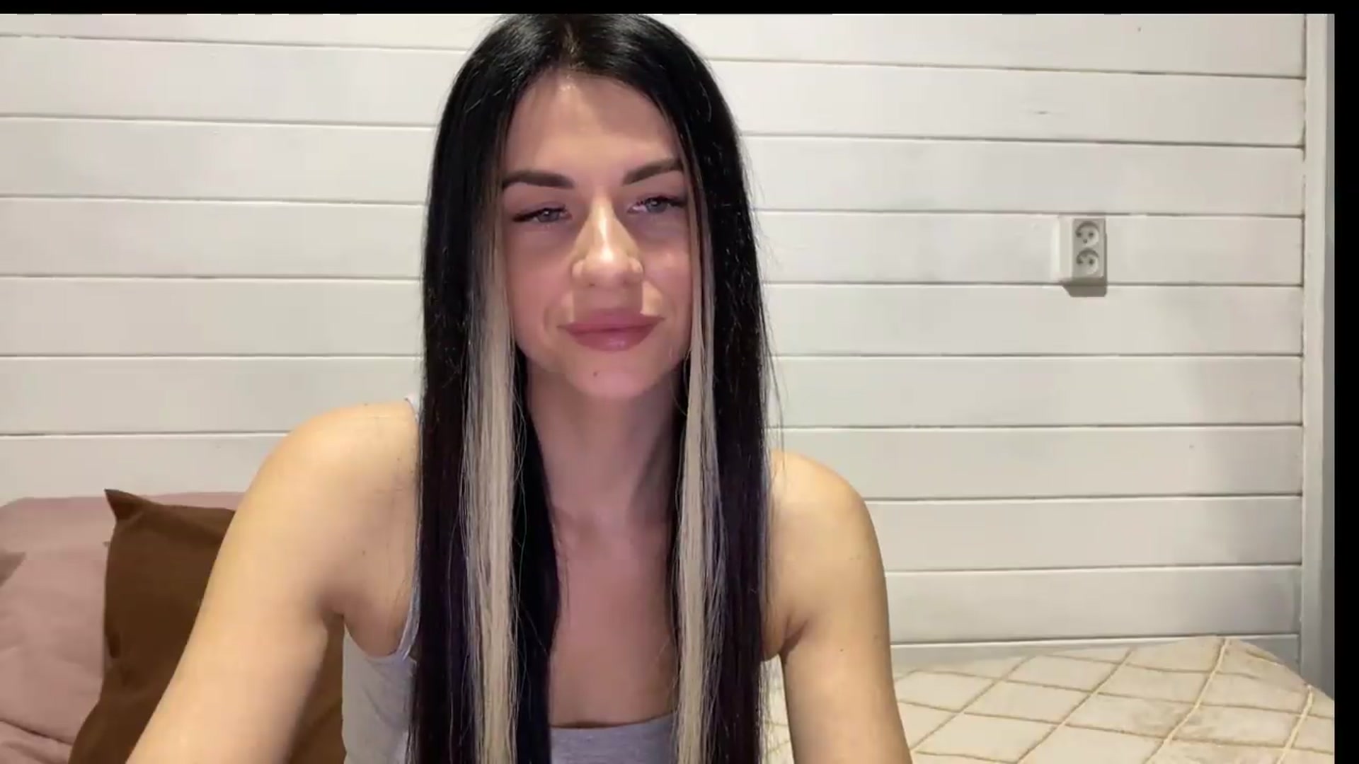 Gallery image thumbnail from Sweet_monic's myfreecams stream on, 05/30/2026, 17:38 image 8 of 20