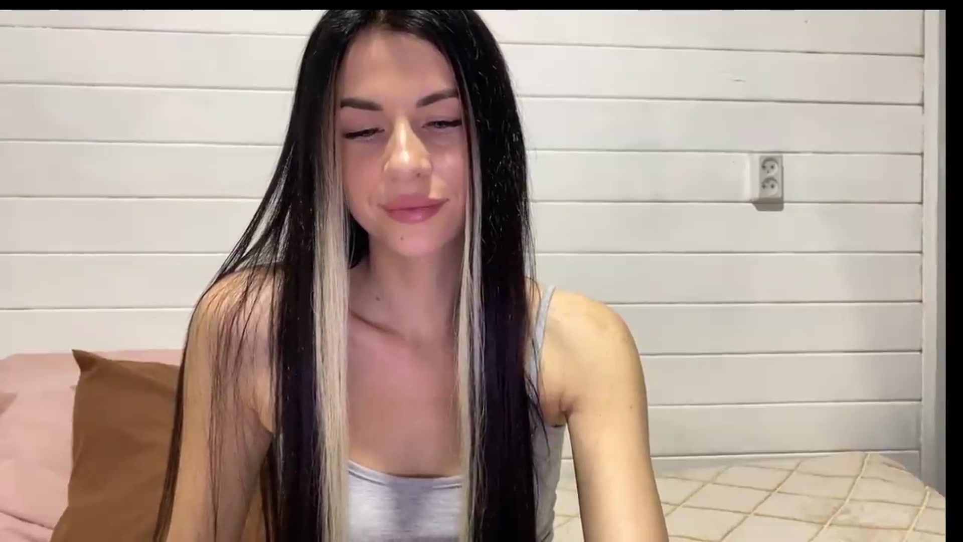 Gallery image thumbnail from Sweet_monic's myfreecams stream on, 05/30/2026, 17:38 image 13 of 20
