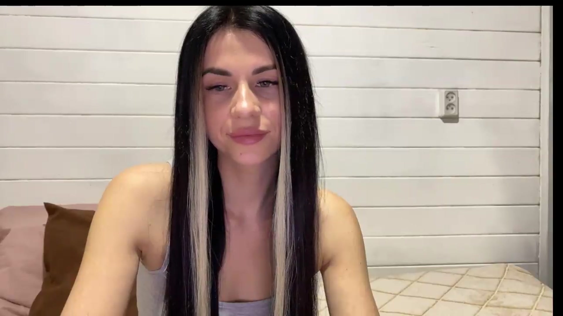 Gallery image thumbnail from Sweet_monic's myfreecams stream on, 05/30/2026, 17:38 image 5 of 20