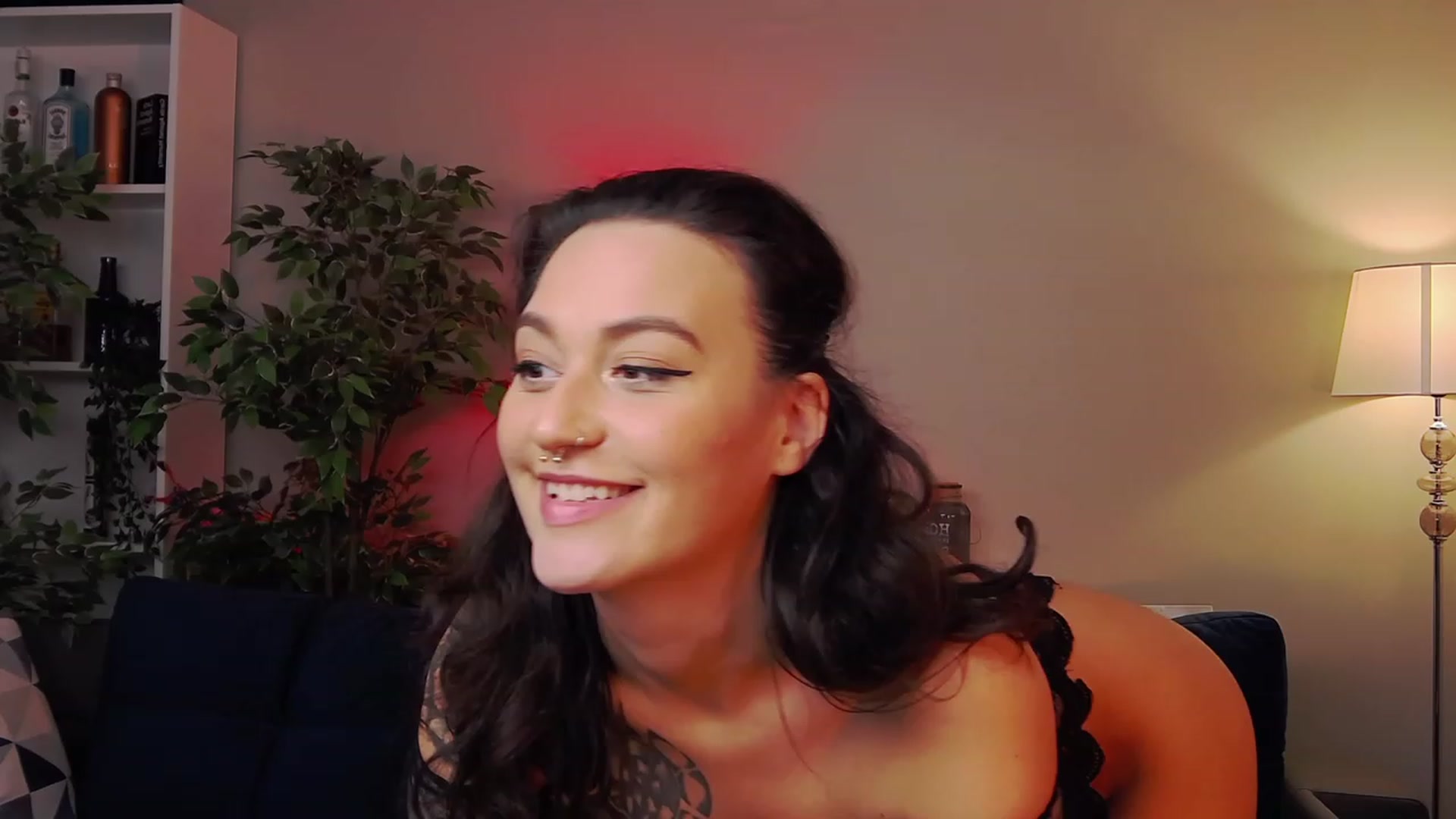 Gallery image thumbnail from Sweet_rinna's myfreecams stream on, 12/10/2022, 10:50 image 7 of 20