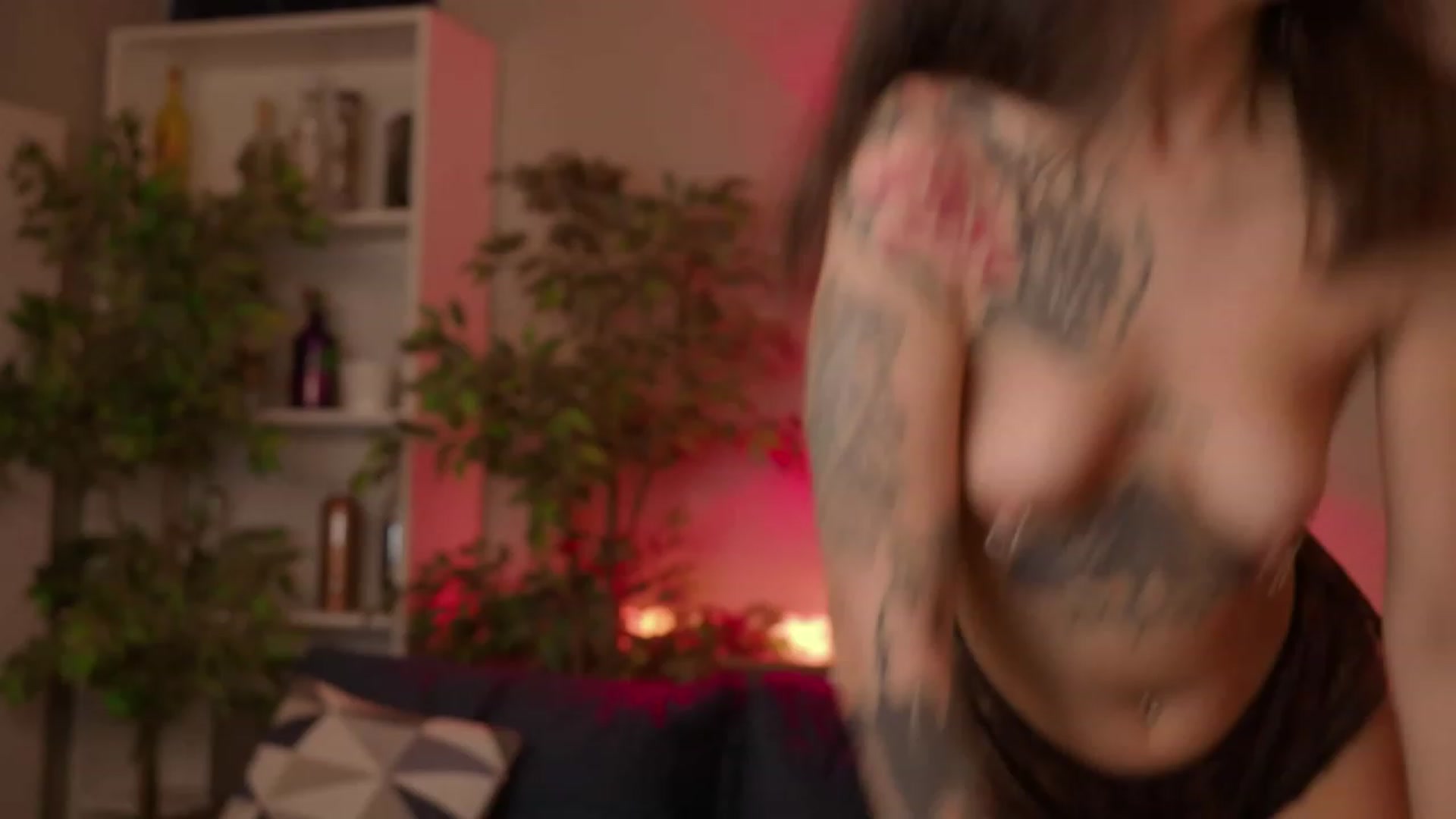 Gallery image thumbnail from Sweet_rinna's myfreecams stream on, 01/25/2023, 12:18 image 10 of 20