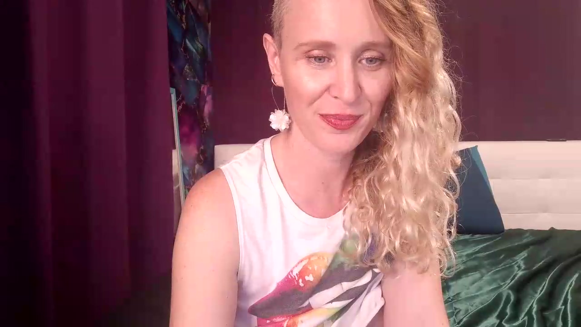Gallery image thumbnail from SweetandNasty's myfreecams stream on, 08/19/2026, 08:42 image 4 of 20