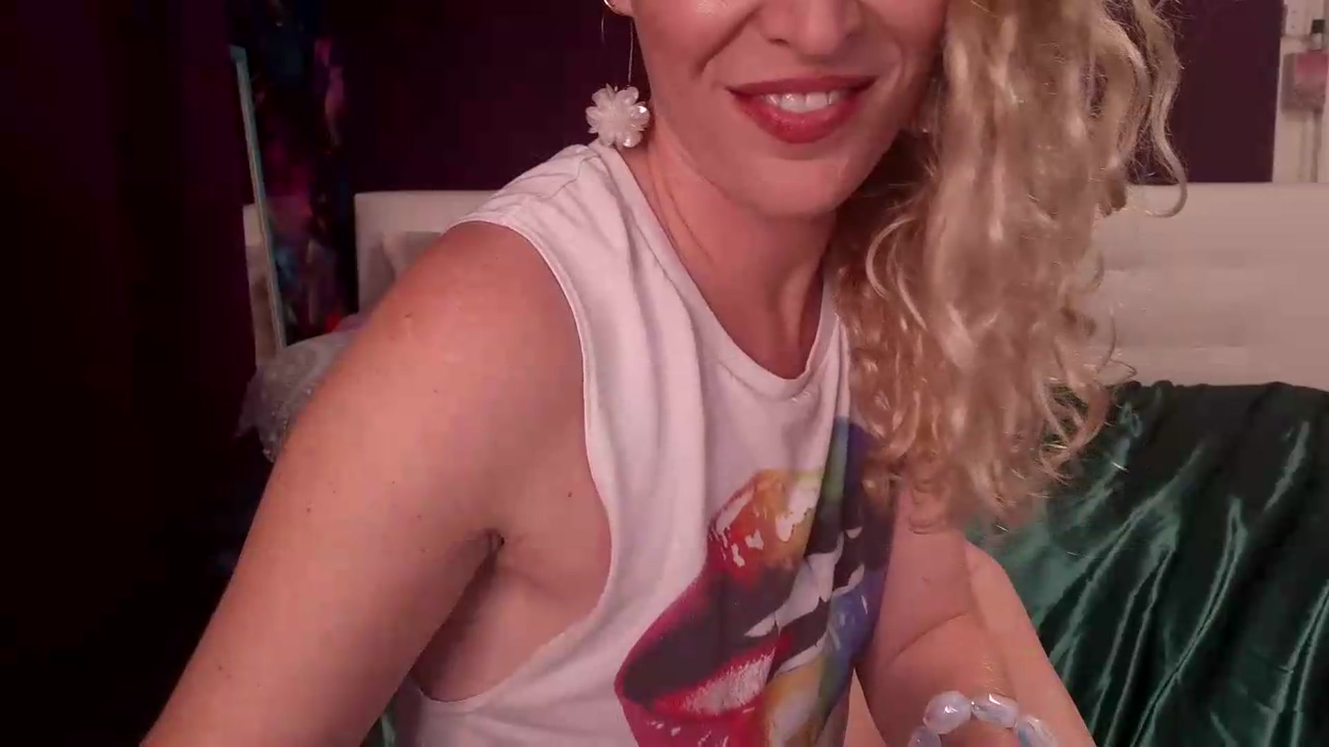 Gallery image thumbnail from SweetandNasty's myfreecams stream on, 08/19/2026, 08:42 image 7 of 20